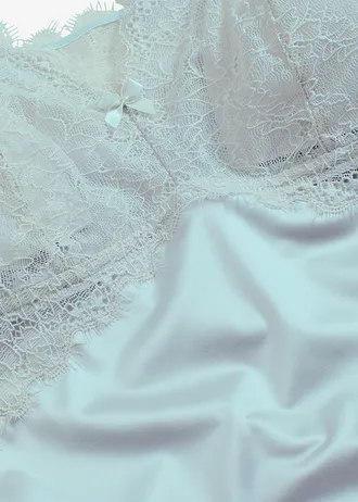 Negližé s lesklým materiálem • světle mentolová • bonprix obchod