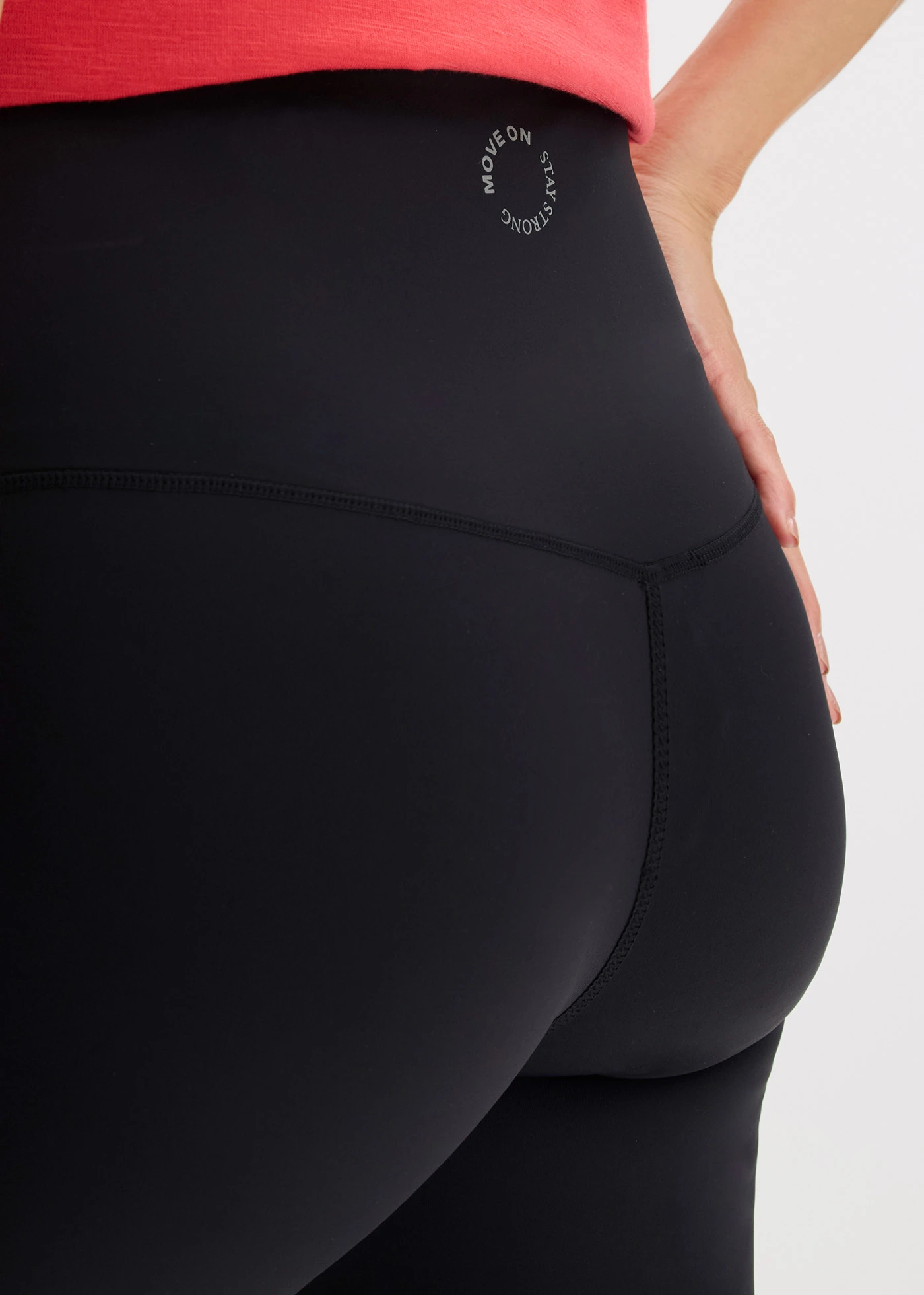 Cycliste technique ultra-léger avec taille élastiquée • noir • Boutique bonprix