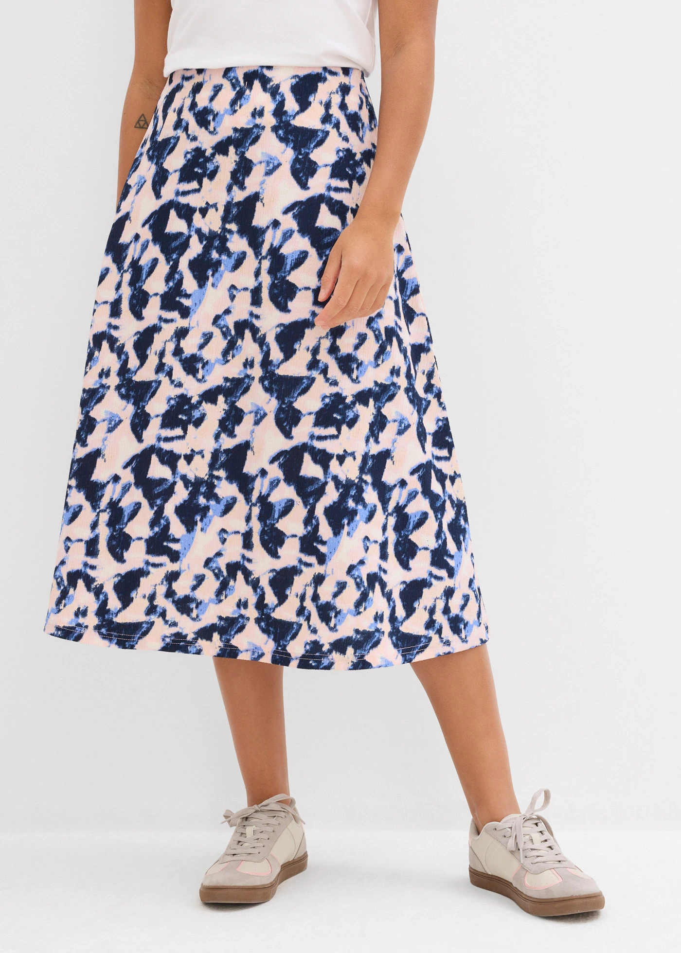 Jupe midi évasée • bleu nuage-bleu foncé-rose pâle-parme poudré-rose pêche imprimé • Boutique bonprix