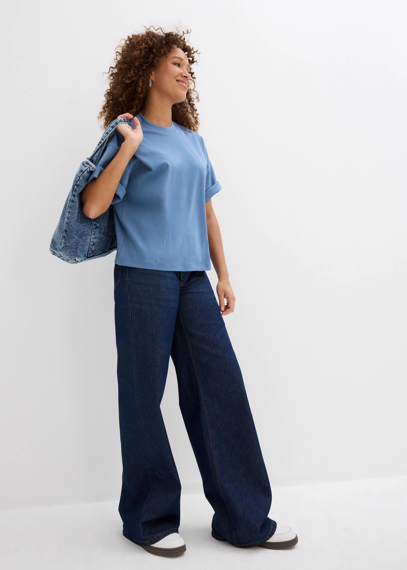 T-shirt oversize en coton épais • bleu/gris • Boutique bonprix