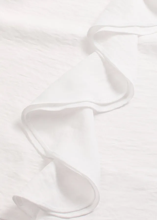 Top à bretelles fines en satin brillant • blanc cassé • product-page.page-title-suffix