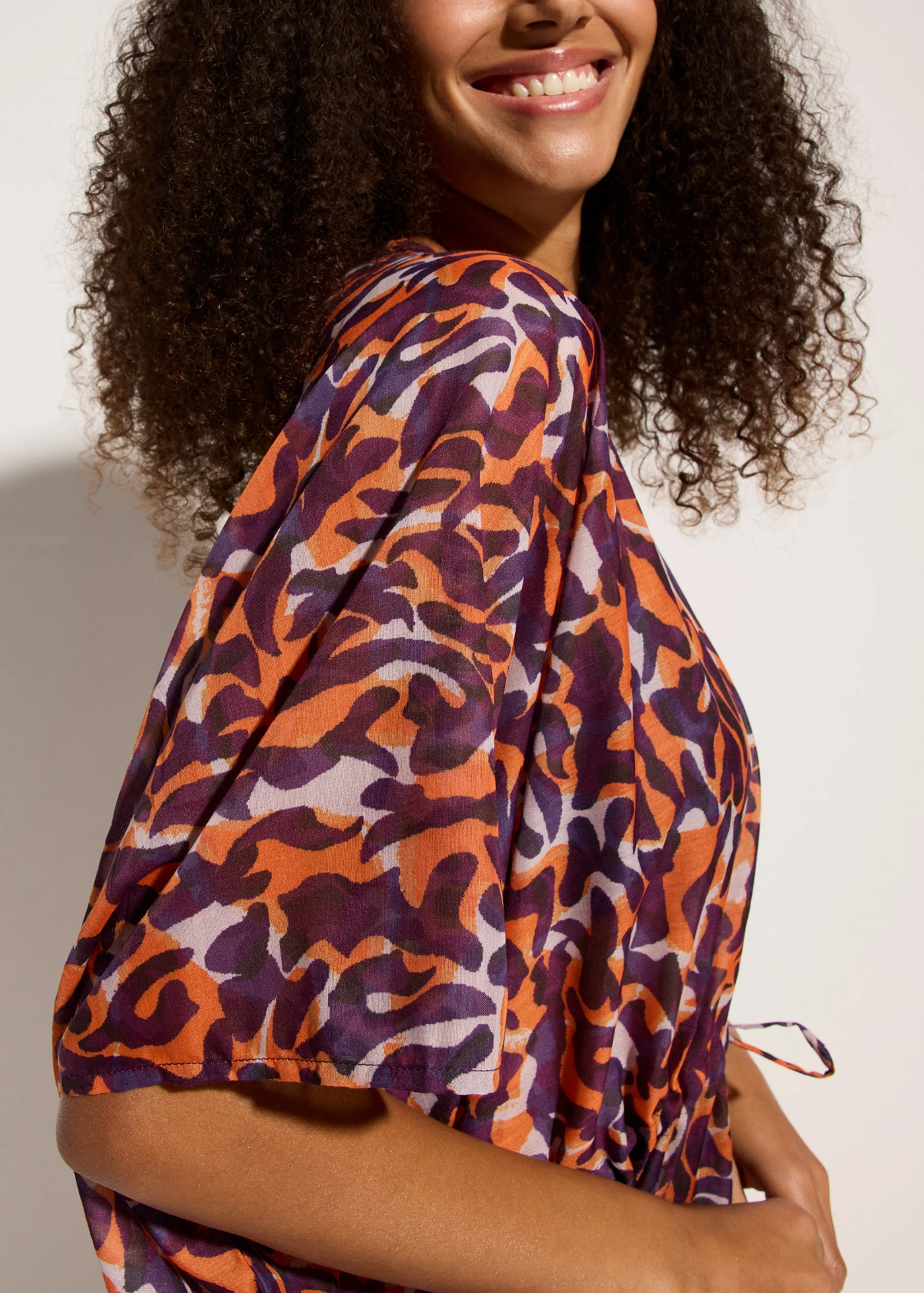 Plážové kimono s vázačkou • fialovo-světle hnědá s leopardním potiskem • bonprix obchod