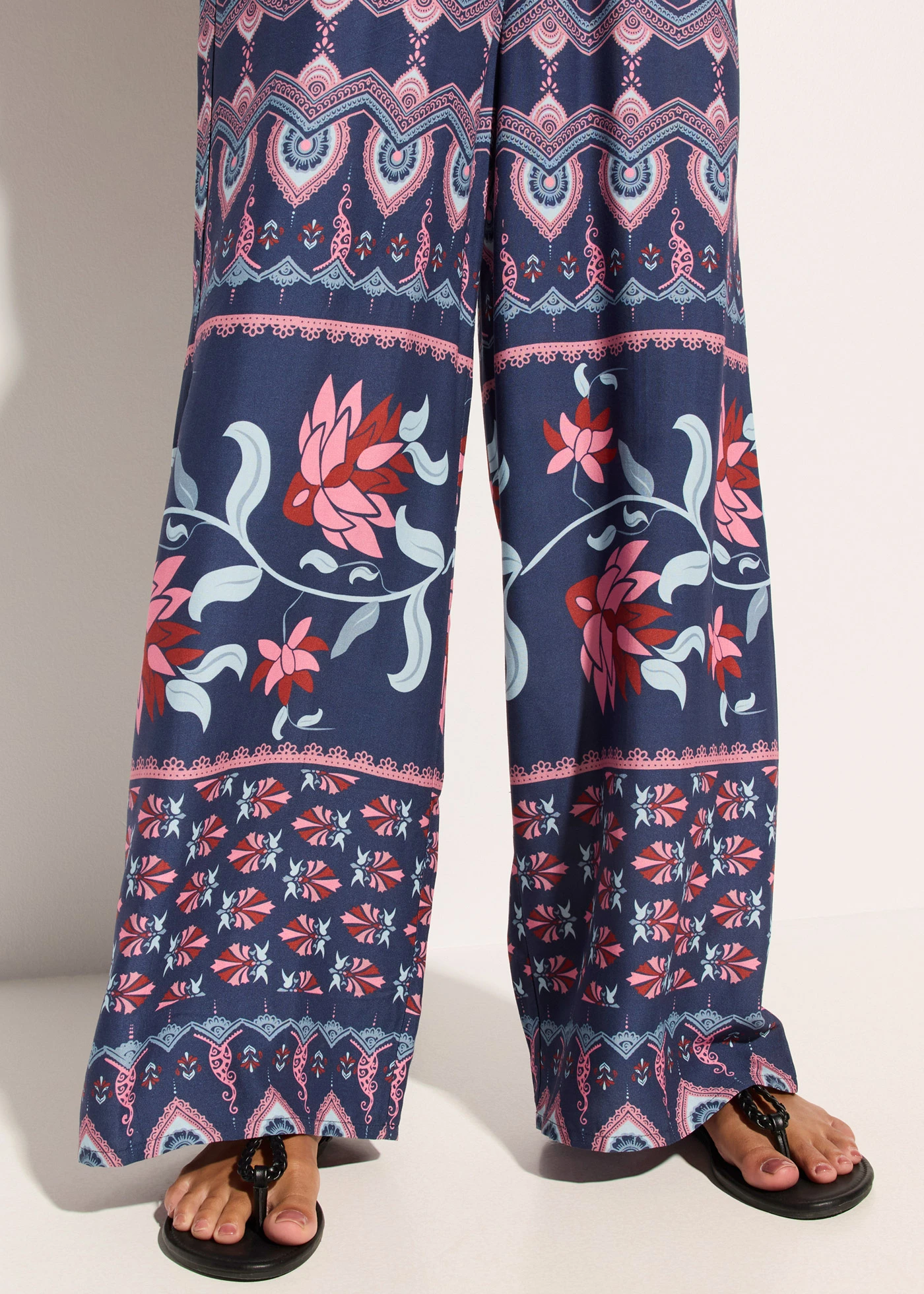 Dlouhý plážový overal ze splývavé viskózy • modro-růžová s potiskem • bonprix obchod