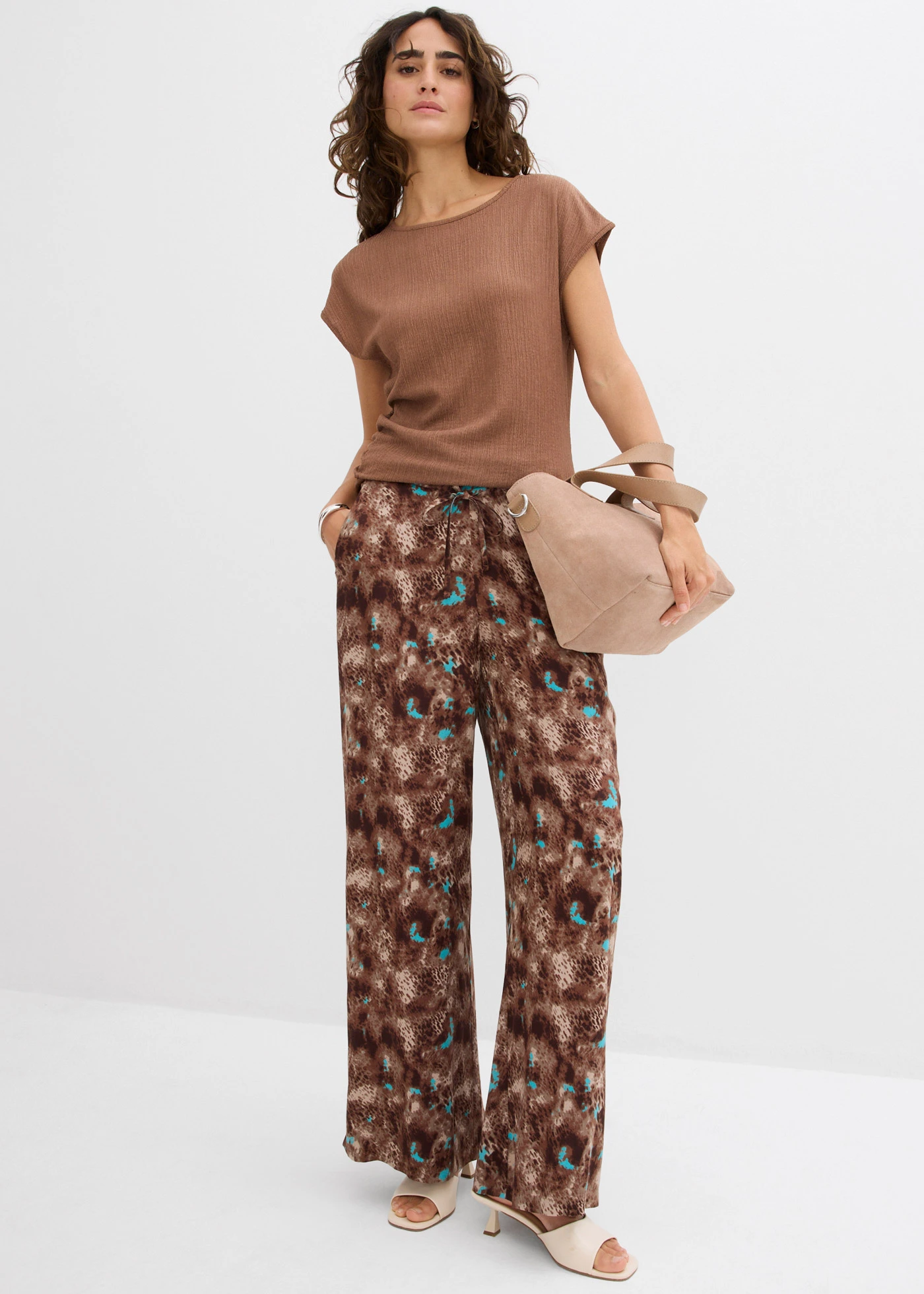 Kalhoty bez zapínání, ze splývavé viskózy • tmavě hnědá • bonprix obchod