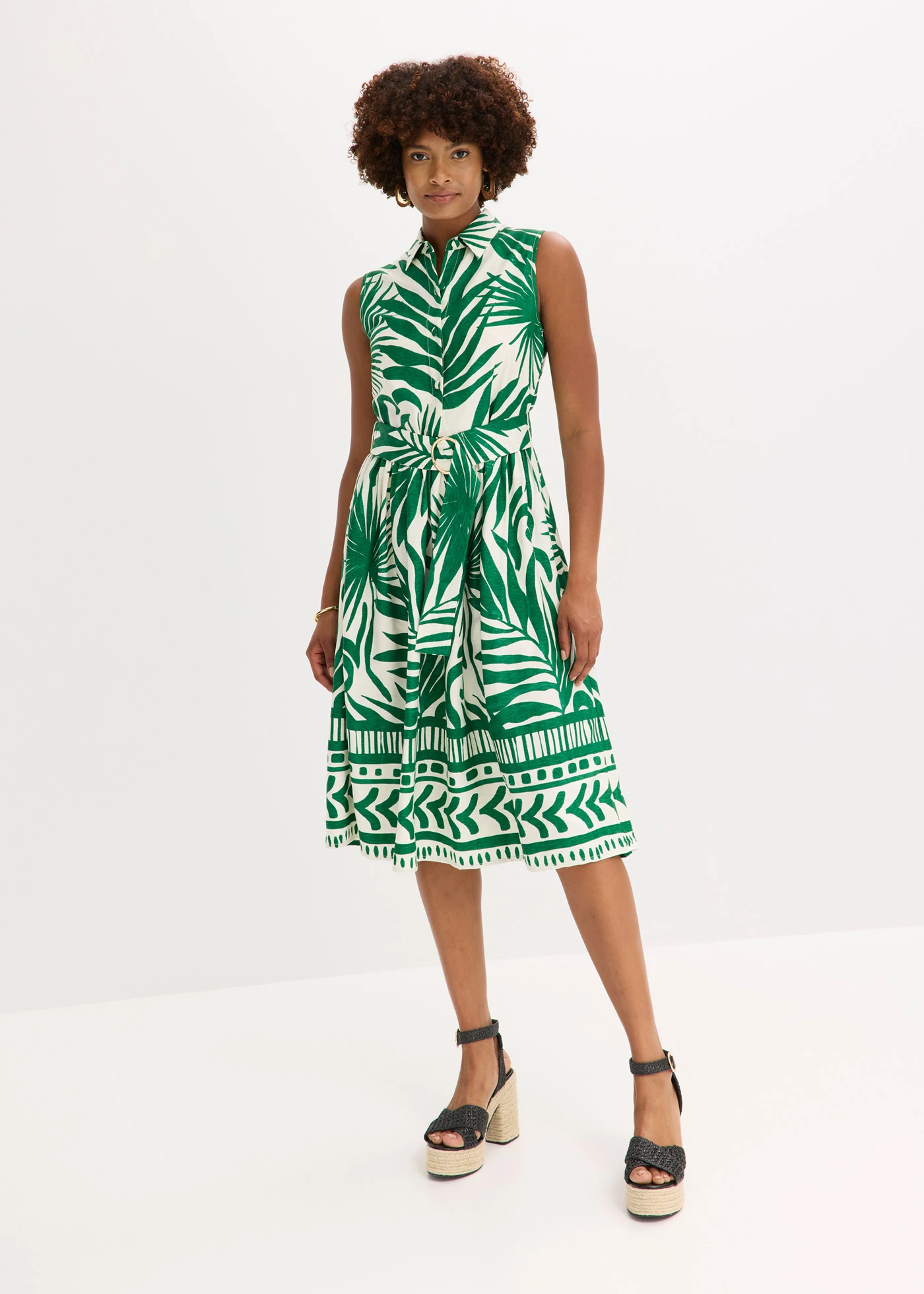 Robe col chemise en viscose • blanc-vert floral • Boutique bonprix