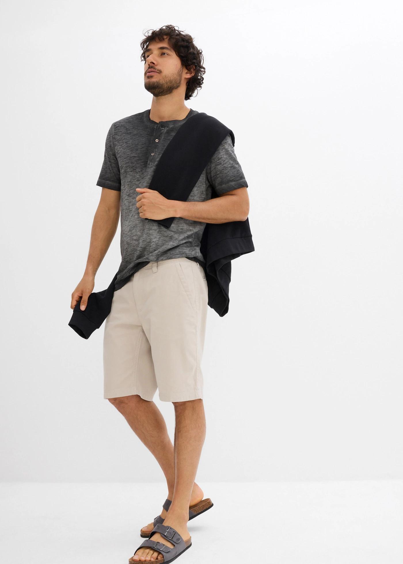 Bluză henley cu mâneci scurte, cu aspect prespălat, din bumbac organic 100% • gri închis uzat • magazin bonprix