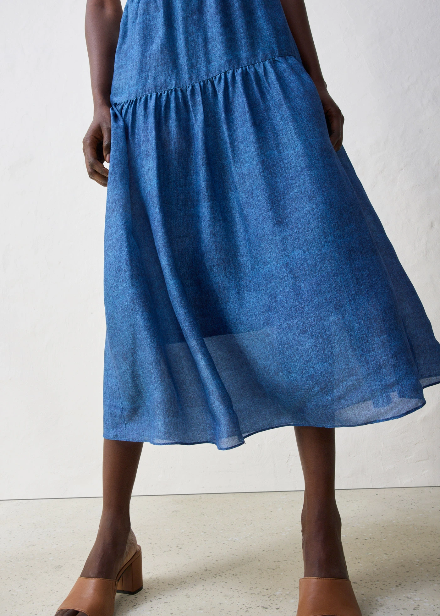 Dlouhá sukně s podílem hedvábí • modrozelený melír • bonprix obchod