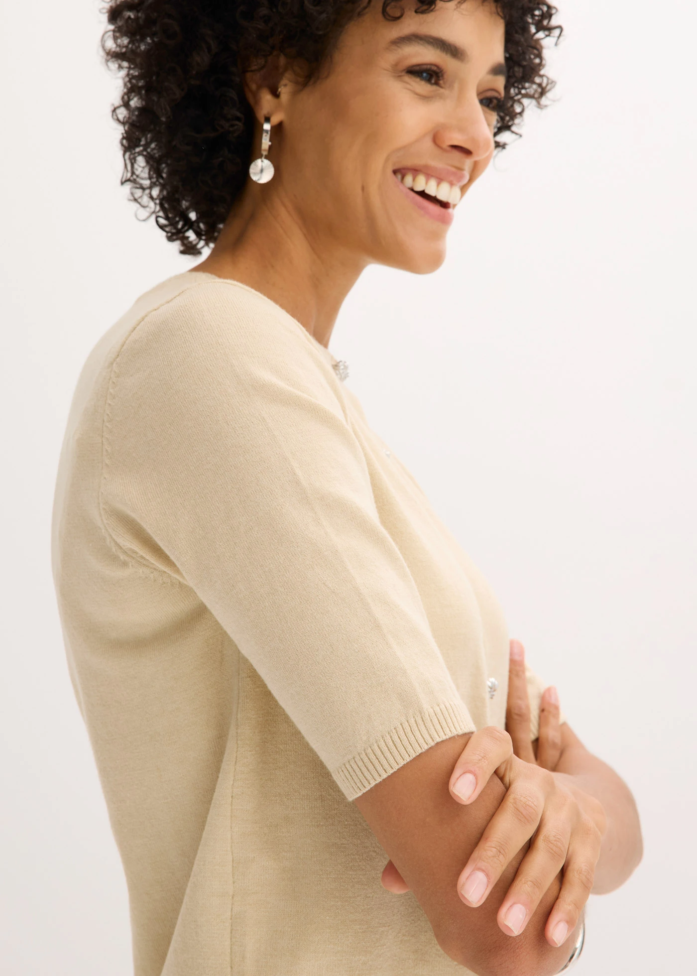 Jachetă din tricotaj fin din amestec fin de viscoză • bej nisipiu mat • magazin bonprix