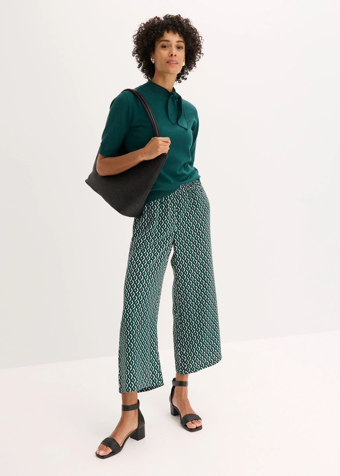 Svetr z jemné pleteniny • lesní zelená • bonprix obchod