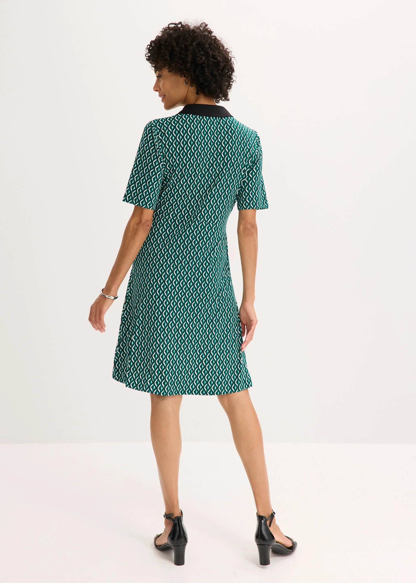 Pólo šaty v délce midi • lesní zeleno-černá s grafickým potiskem • bonprix obchod