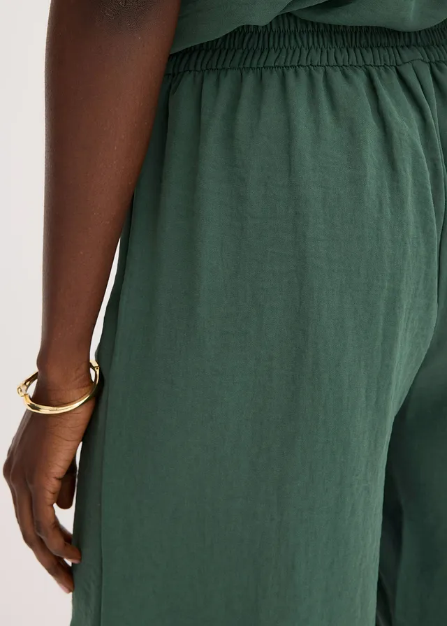 Short à taille élastiquée • vert feuille • product-page.page-title-suffix
