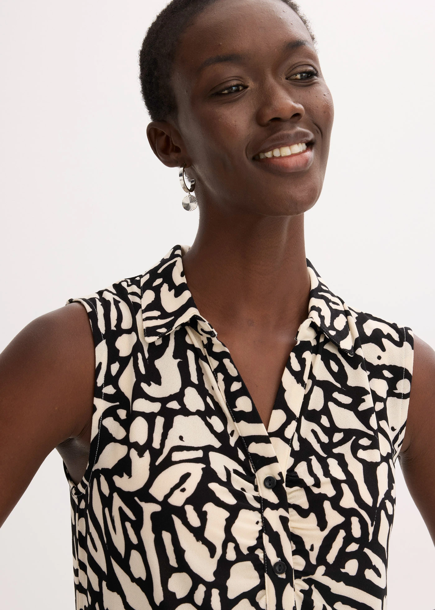 Pólo tričko bez rukávů, s nařasením • černo-přírodní s potiskem • bonprix obchod