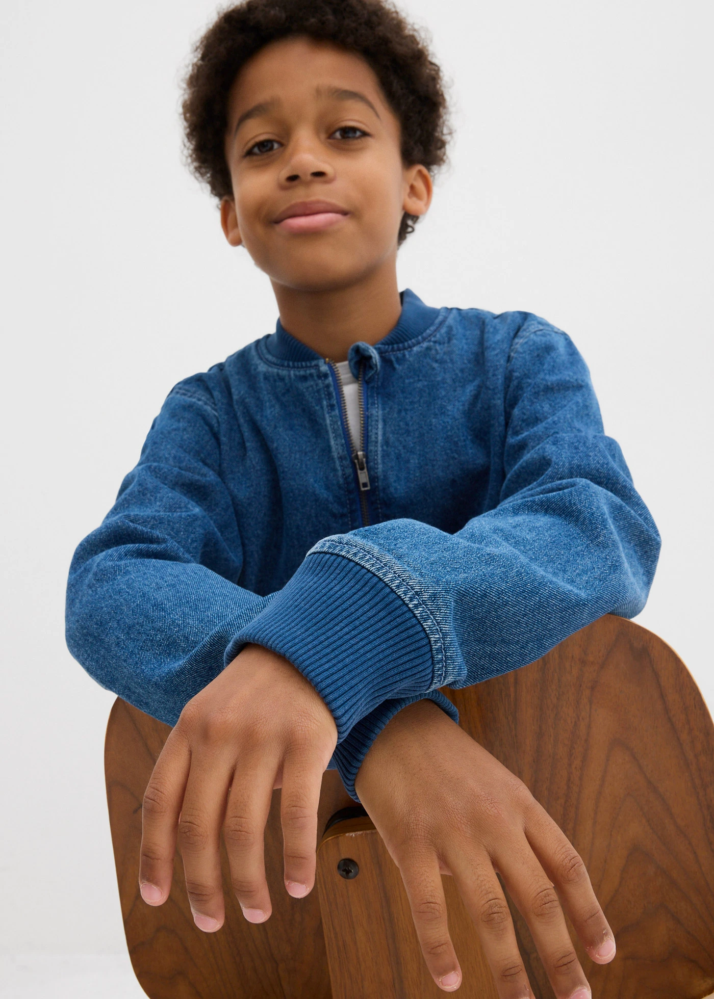 Džínová bunda ve tvaru bluzonu, z čisté bavlny • světle modrý denim • bonprix obchod