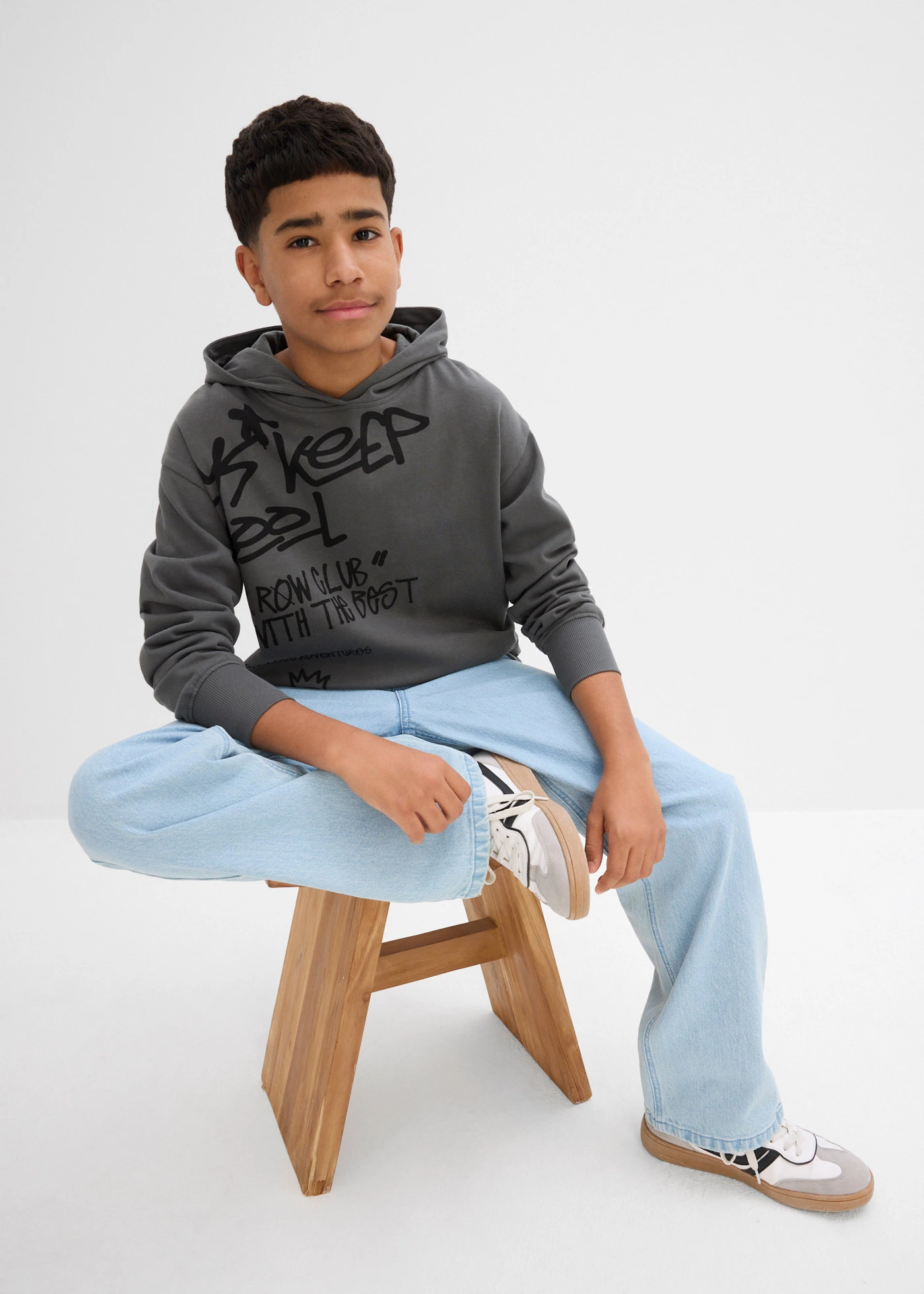 Sweat-shirt à capuche garçon, Oversized • anthracite imprimé • Boutique bonprix