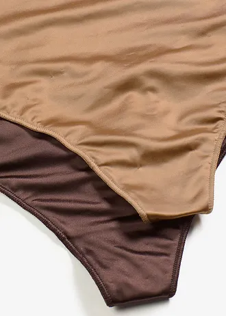 Lot de 2 strings sculptants en matière brillante, maintien léger • marron foncé + camel • Boutique bonprix