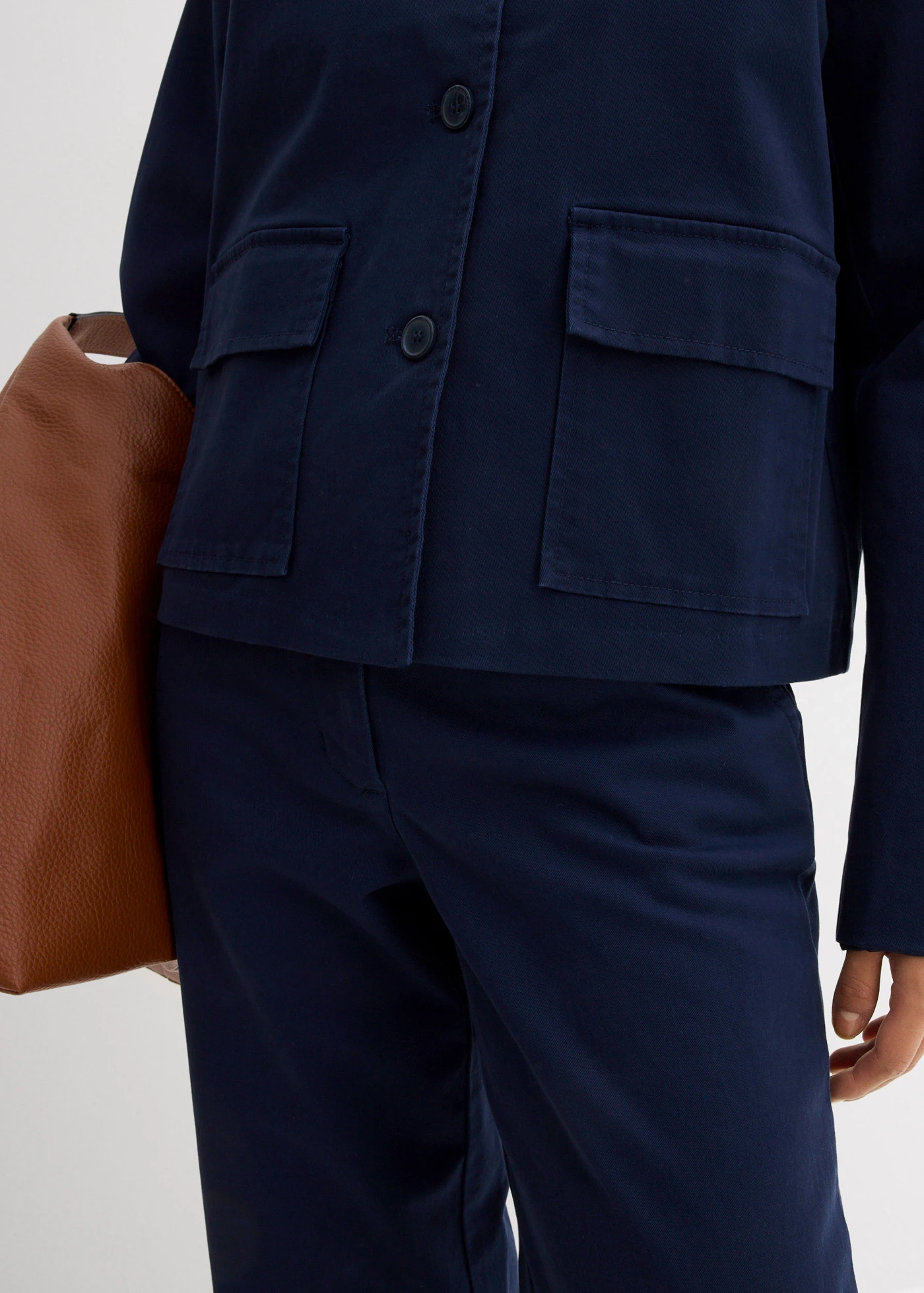 Krátká bunda na podzim/jaro, z elastické směsi s organickou bavlnou • tmavě modrá • bonprix obchod