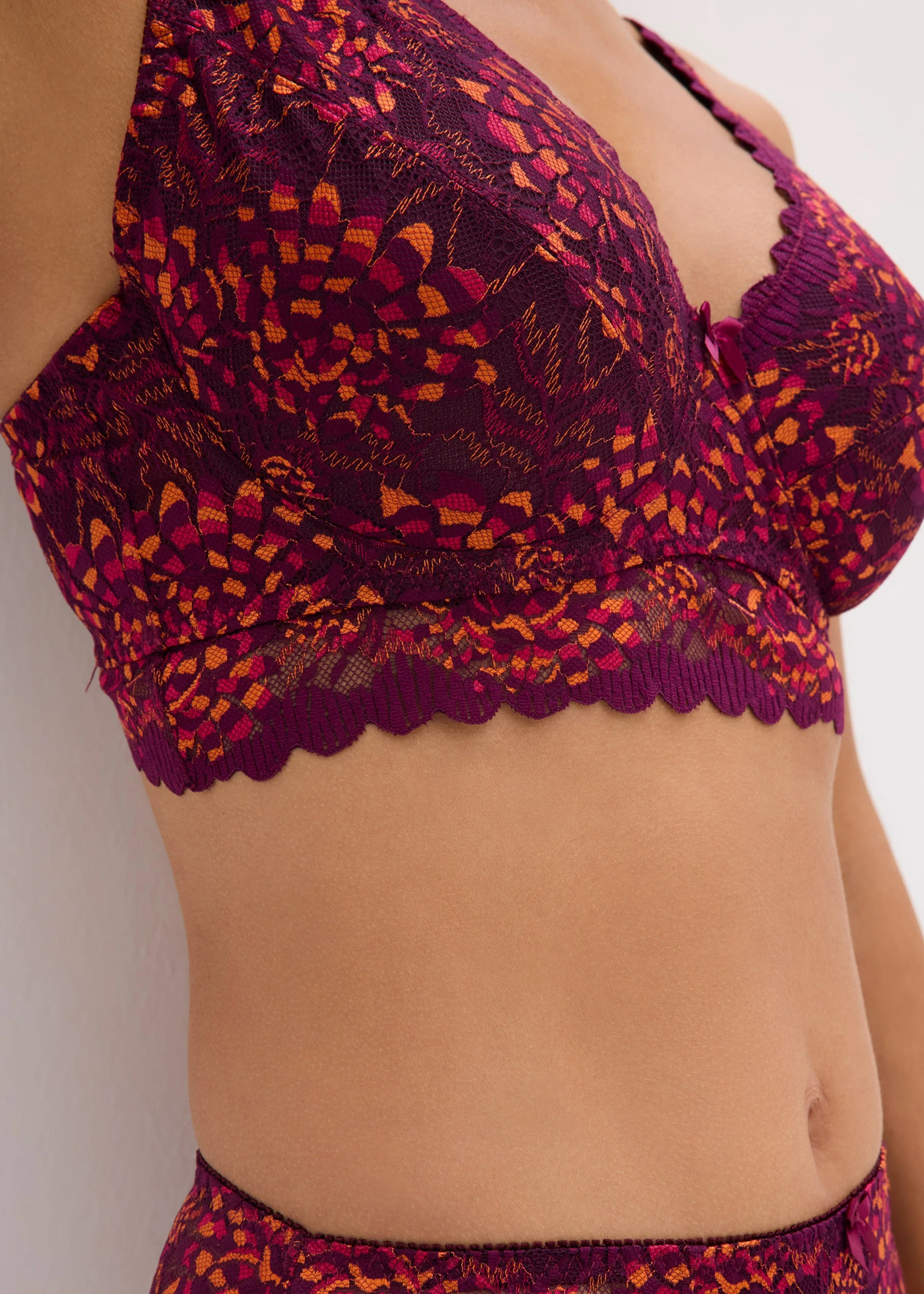 Zmenšovací podprsenka z jemné krajky • bobulovo-pink-oranžová • bonprix obchod