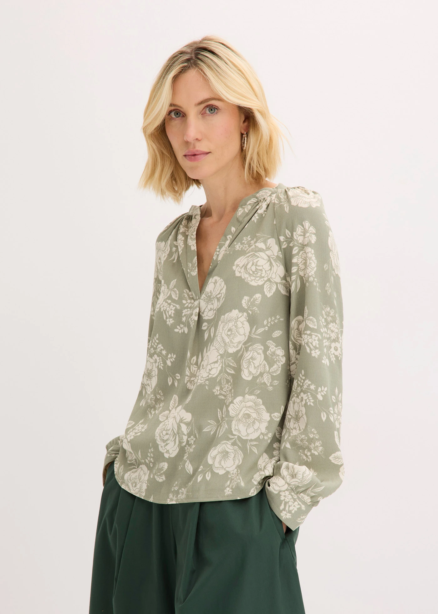 Blouse-tunique imprimée • gris vert-naturel floral • Boutique bonprix