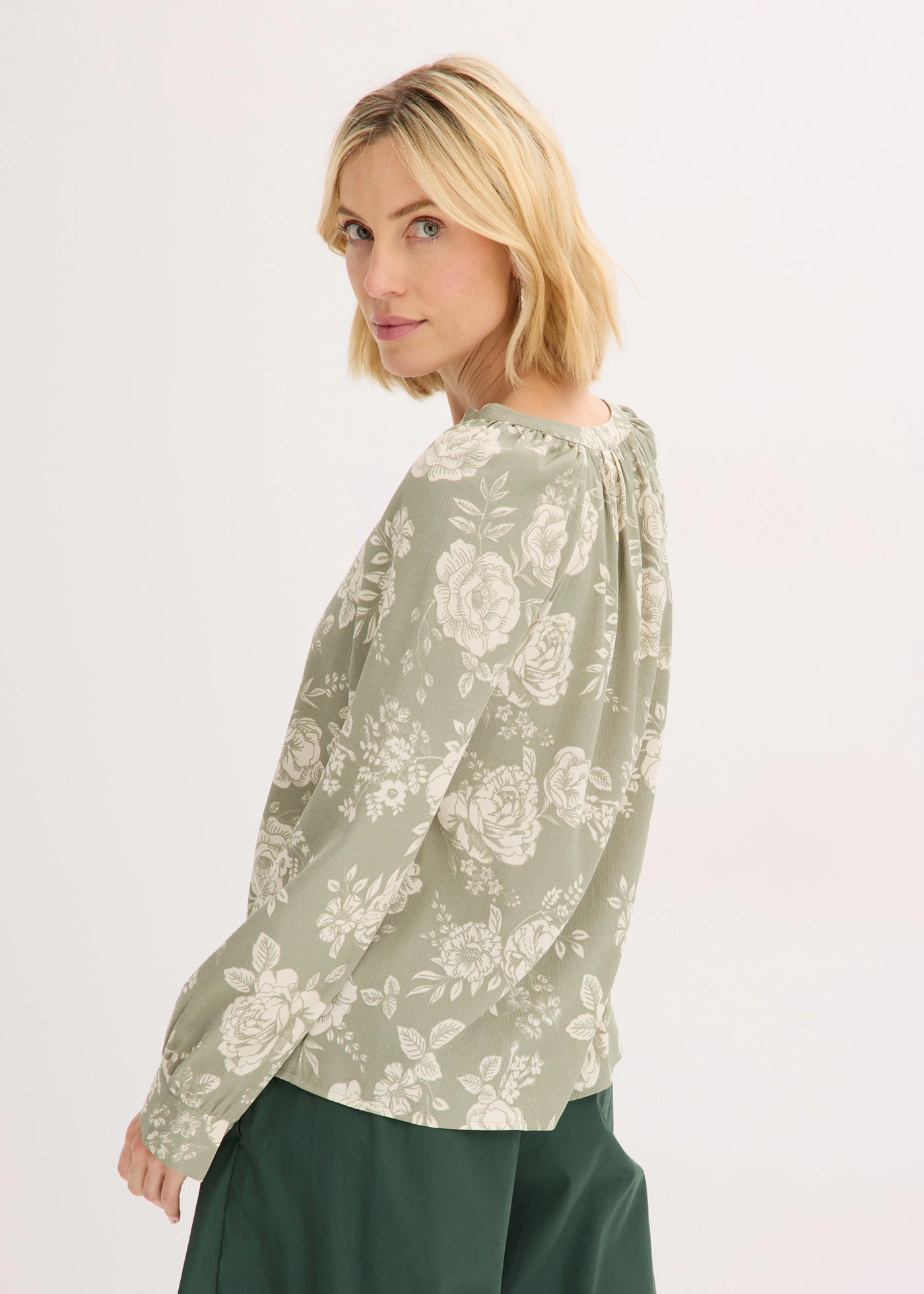 Blouse-tunique imprimée • gris vert-naturel floral • Boutique bonprix