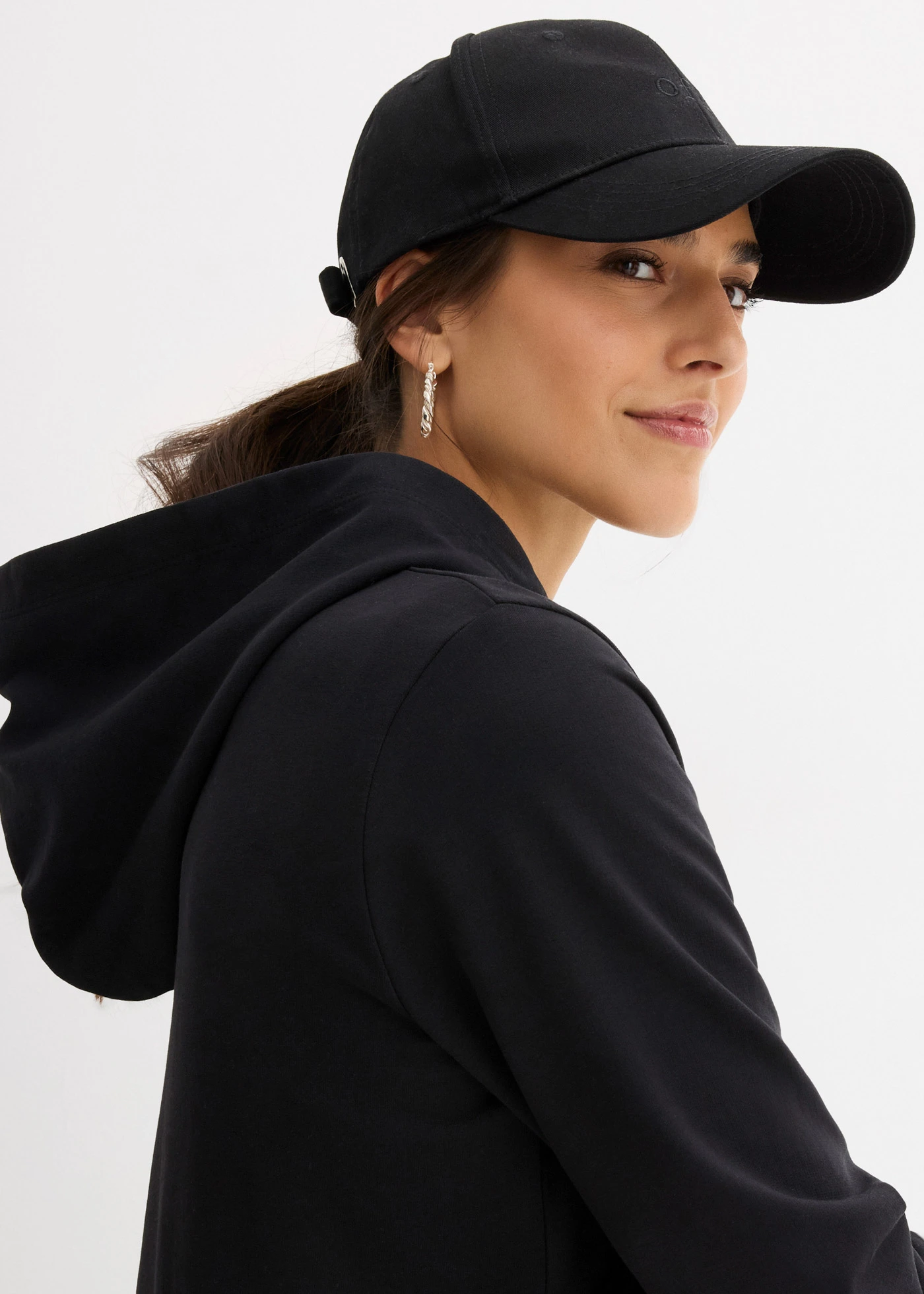 Robe sweat • noir • Boutique bonprix