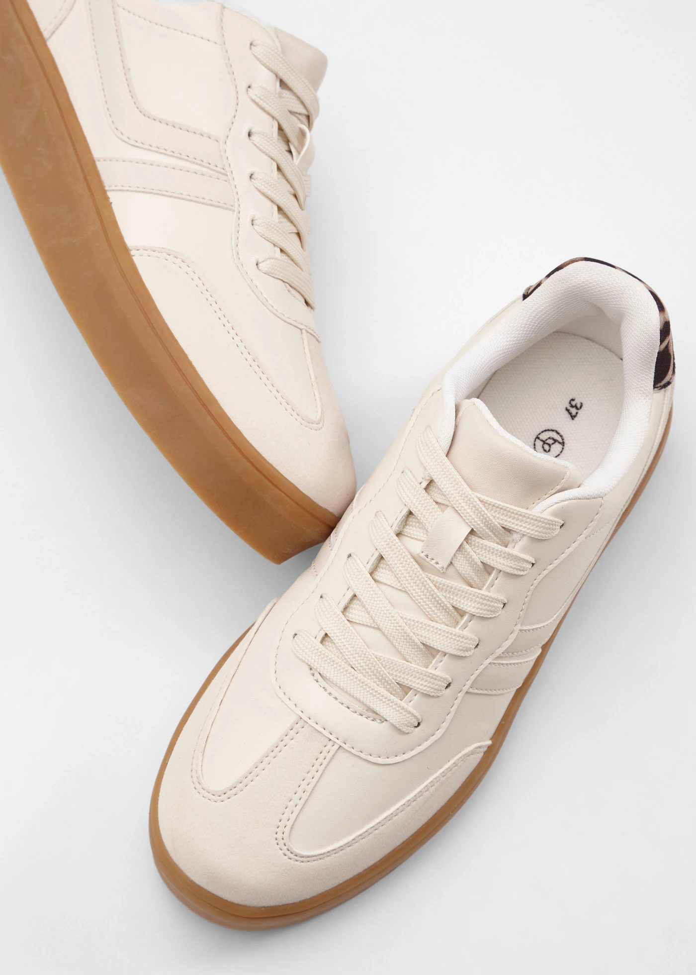 Plateau sneakers in retrolook • wolwit-beige • bonprix online shop