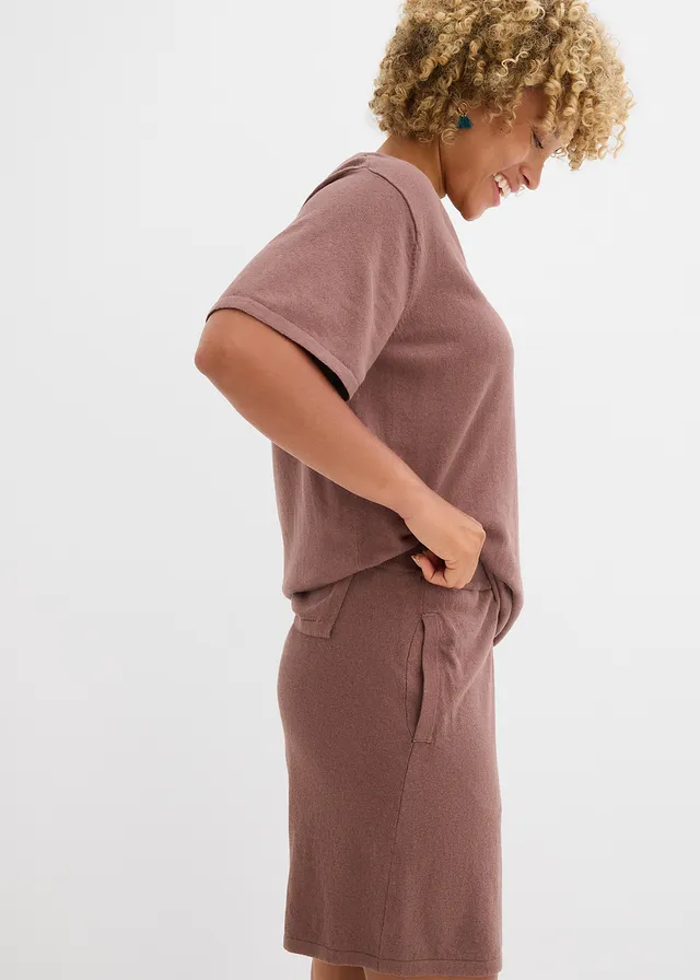 Short en fine maille avec taille élastiquée • marron mat • product-page.page-title-suffix