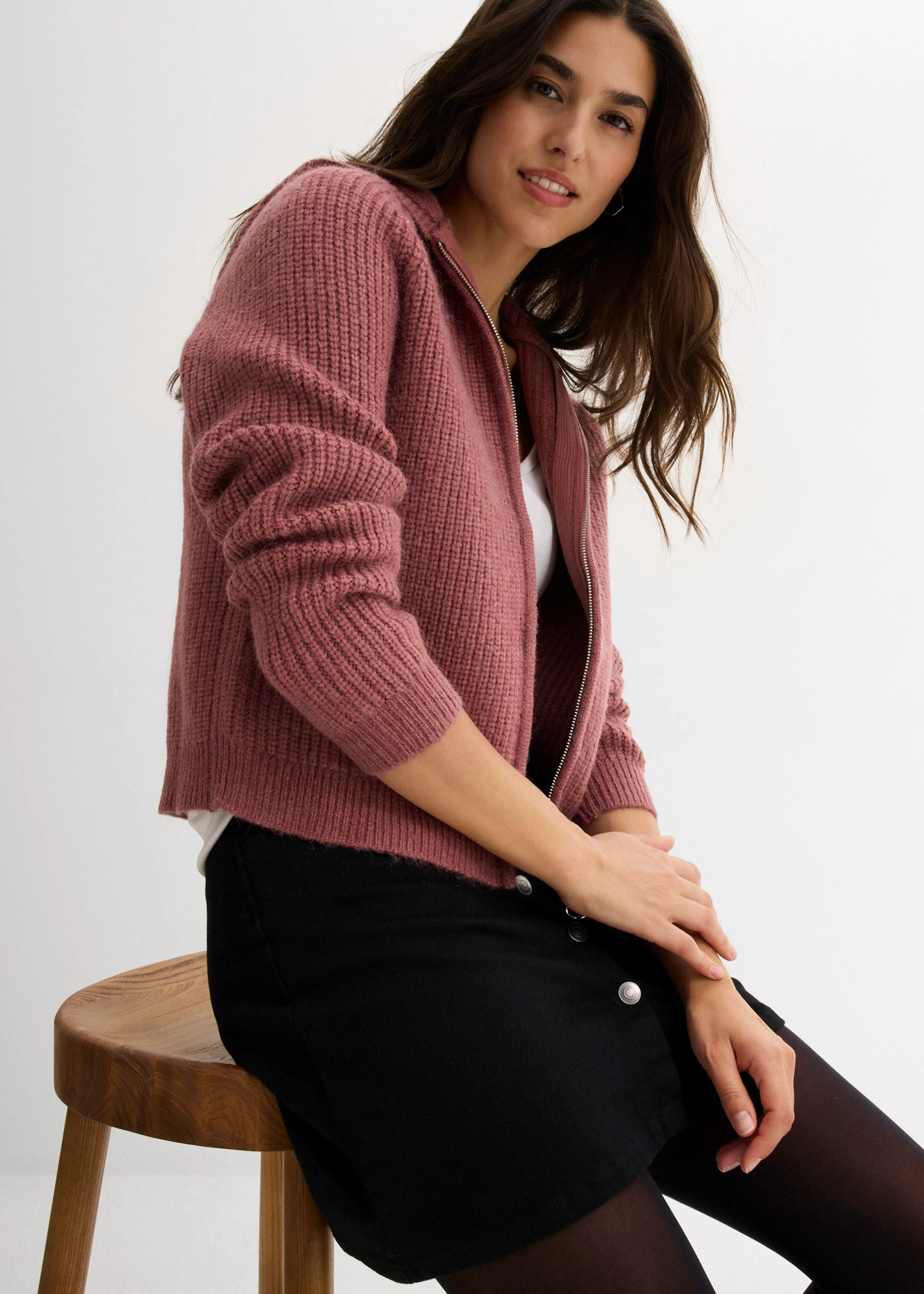 Pletený kabátek s kapucí • jemně bobulová • bonprix obchod