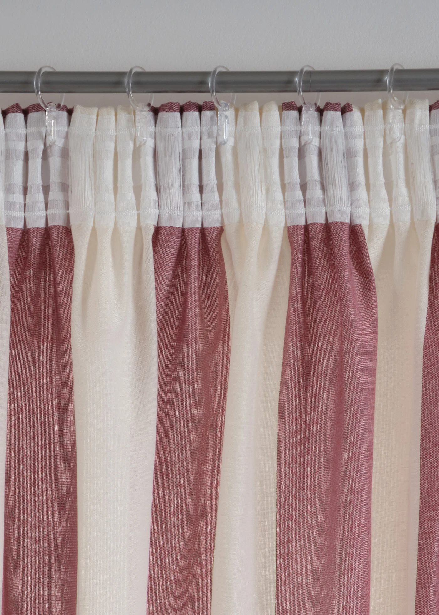 Rideau rayé (1 pce), aussi en XXL • rouge foncé/blanc • Boutique bonprix