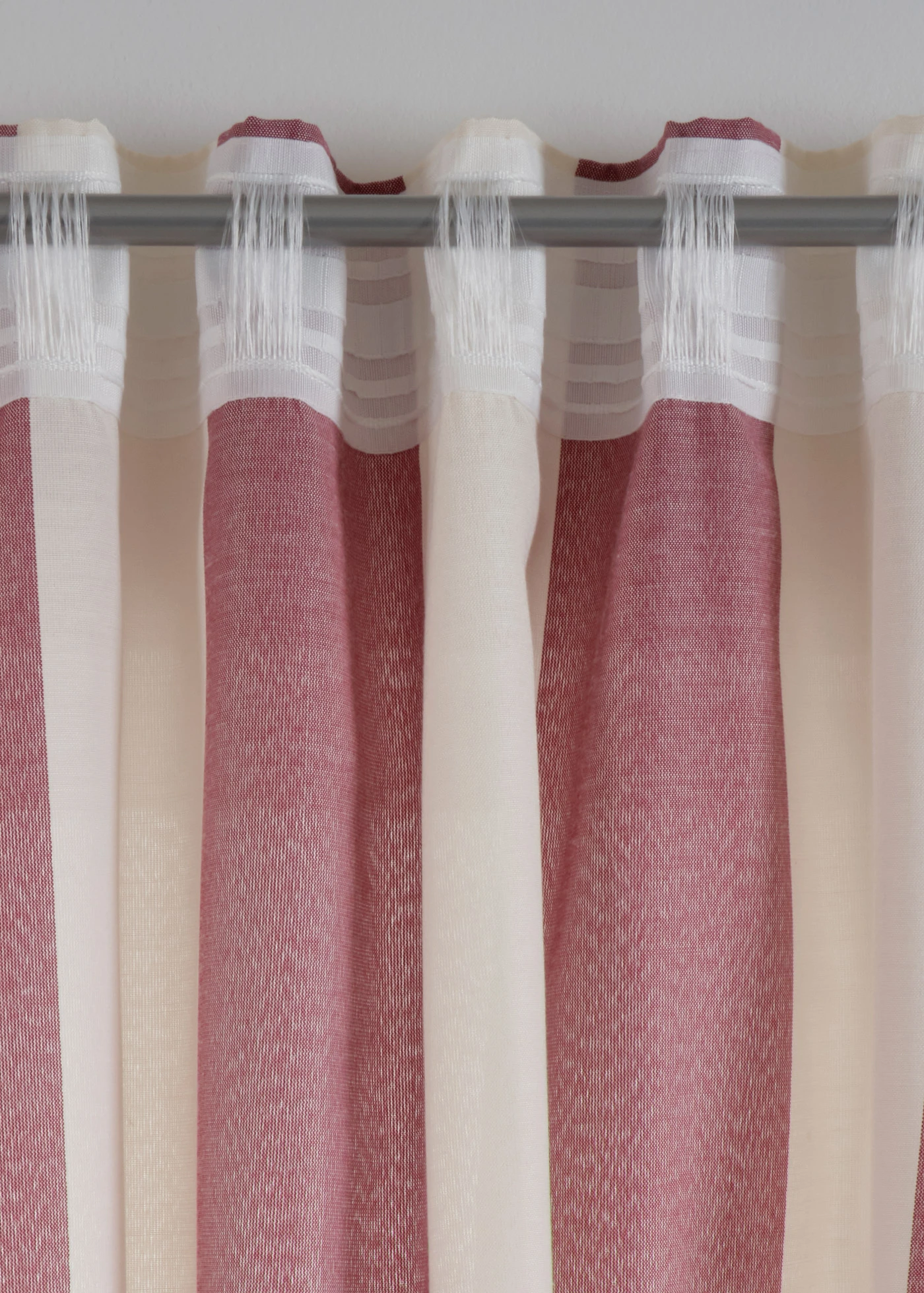 Draperie cu dungi, cu poliester reciclat (1 buc.) • roșu închis/alb • magazin bonprix