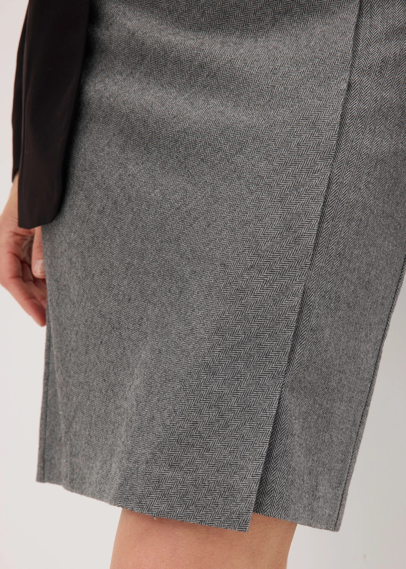 Sukně se zavinovacím vzhledem a vzorem rybí kosti • šedý melír • bonprix obchod