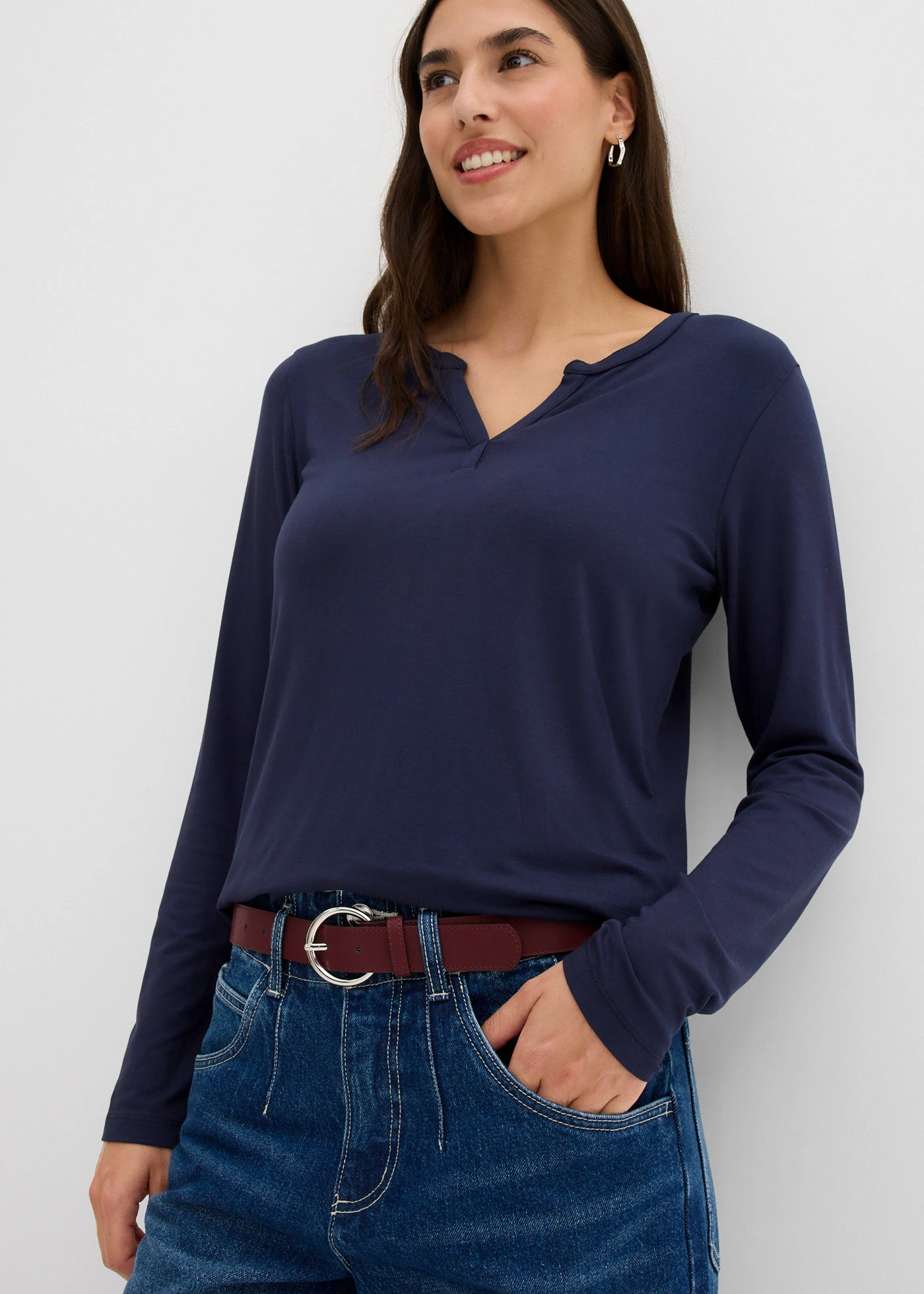 T-shirt manches longues doux en viscose extensible • bleu foncé • Boutique bonprix