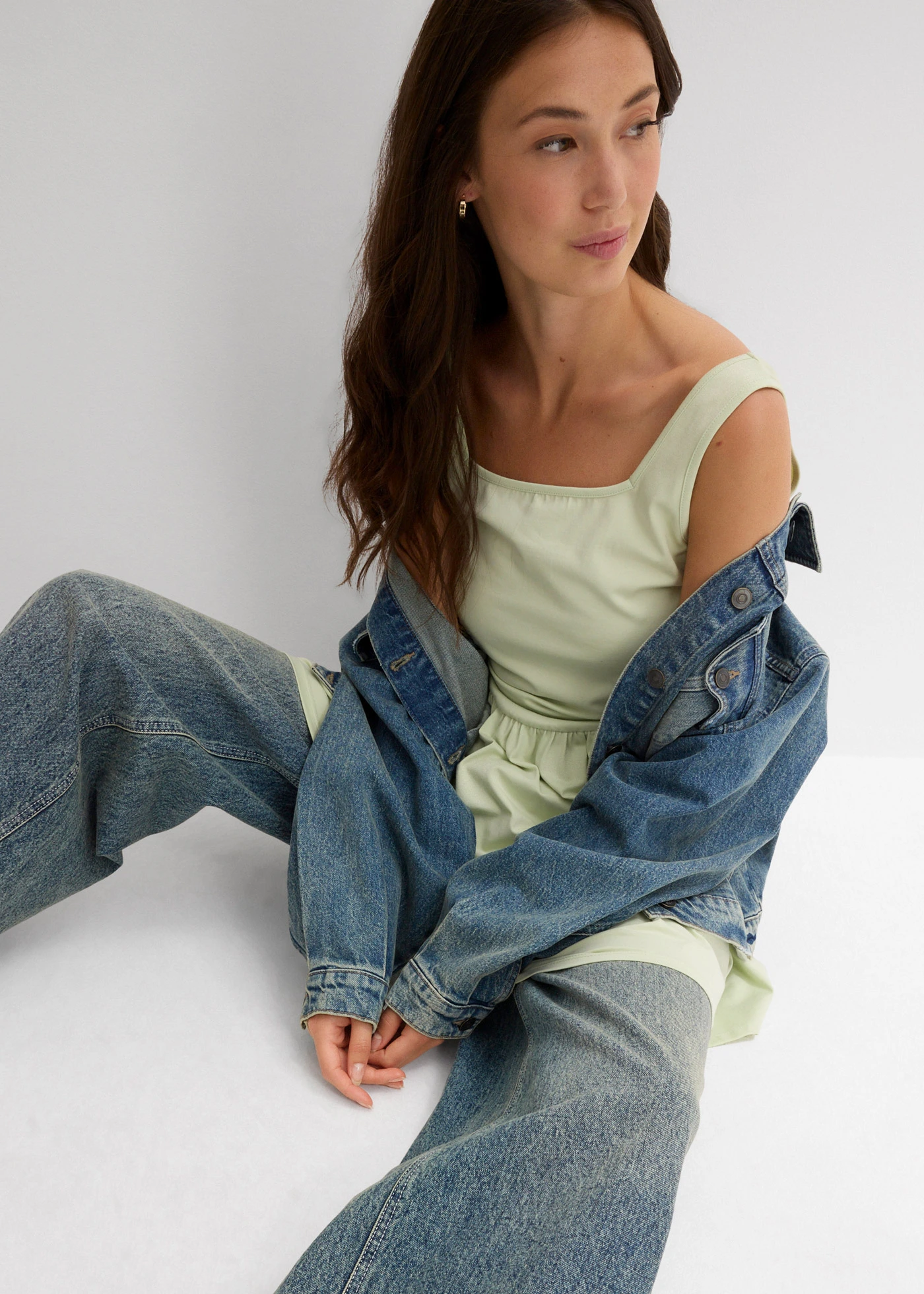 Top long en coton extensible • sauge clair • Boutique bonprix