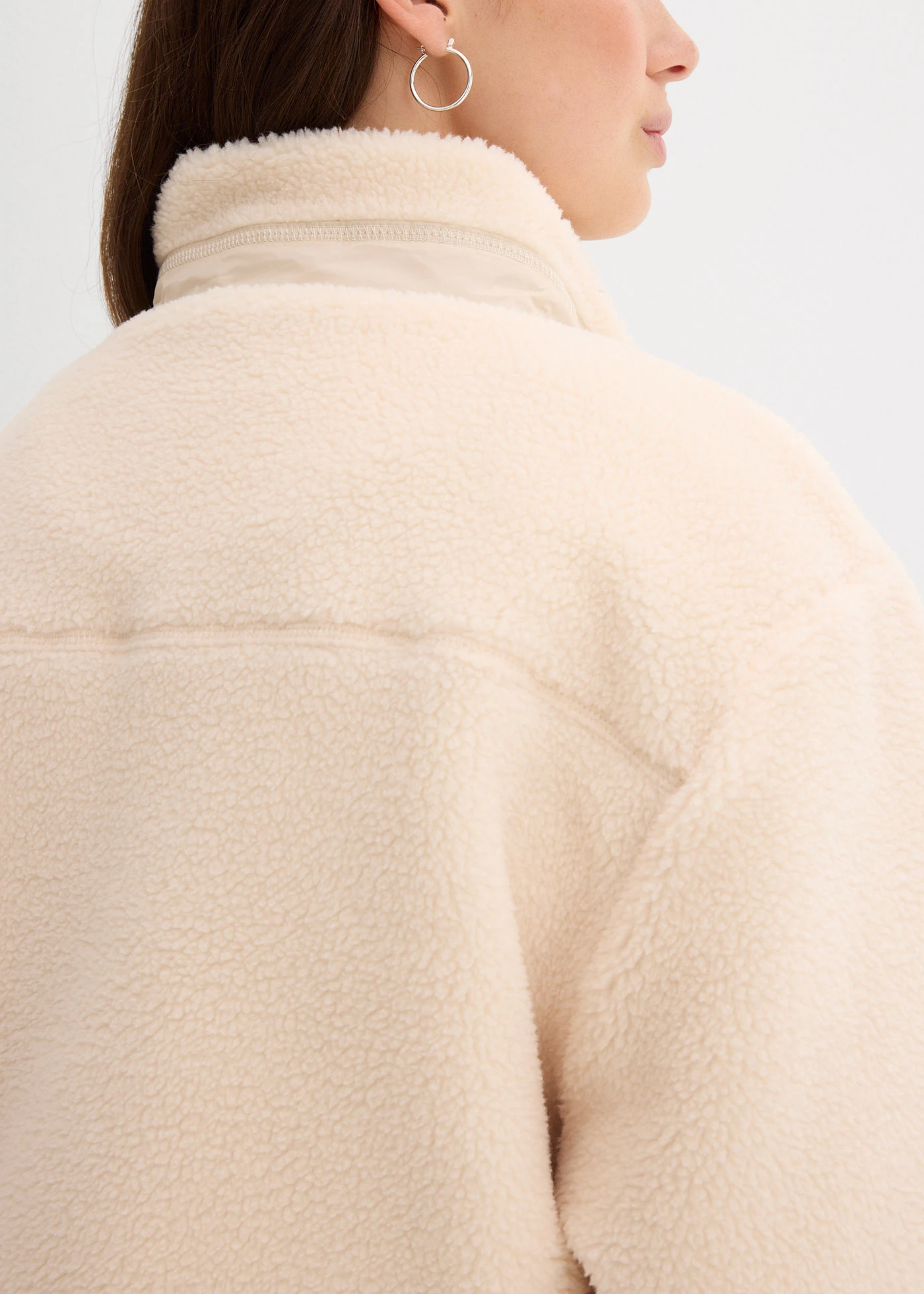 Jachetă din material teddy-fleece • bej-prund • magazin bonprix