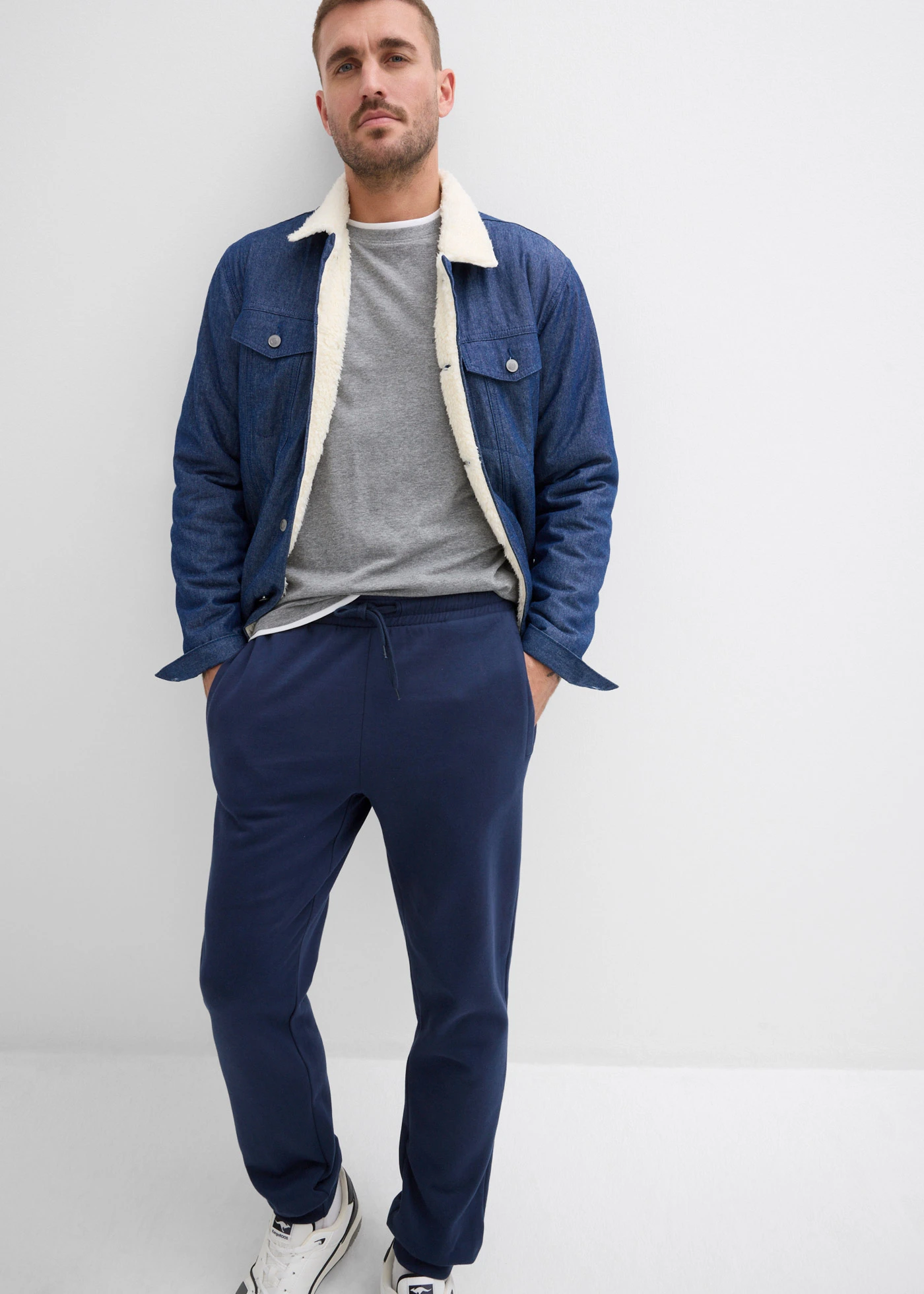 Joggingové kalhoty z čisté organické bavlny, Regular Fit • tmavě modrá • bonprix obchod