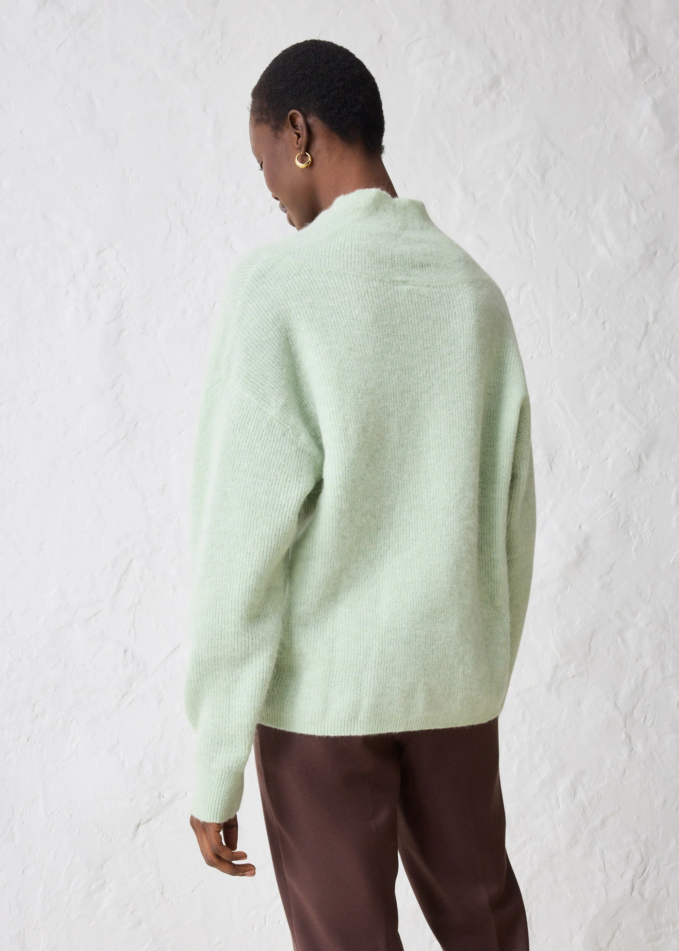 Pulóver meleg alpaka keverékből • halvány zsálya • bonprix áruház