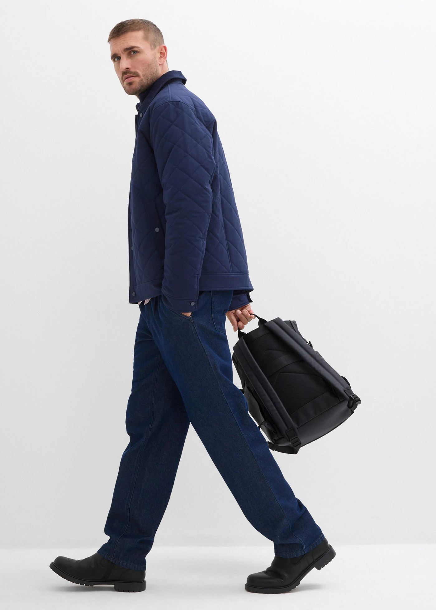 Prošívaná bunda s manšestrovým límcem • tmavě modrá • bonprix obchod