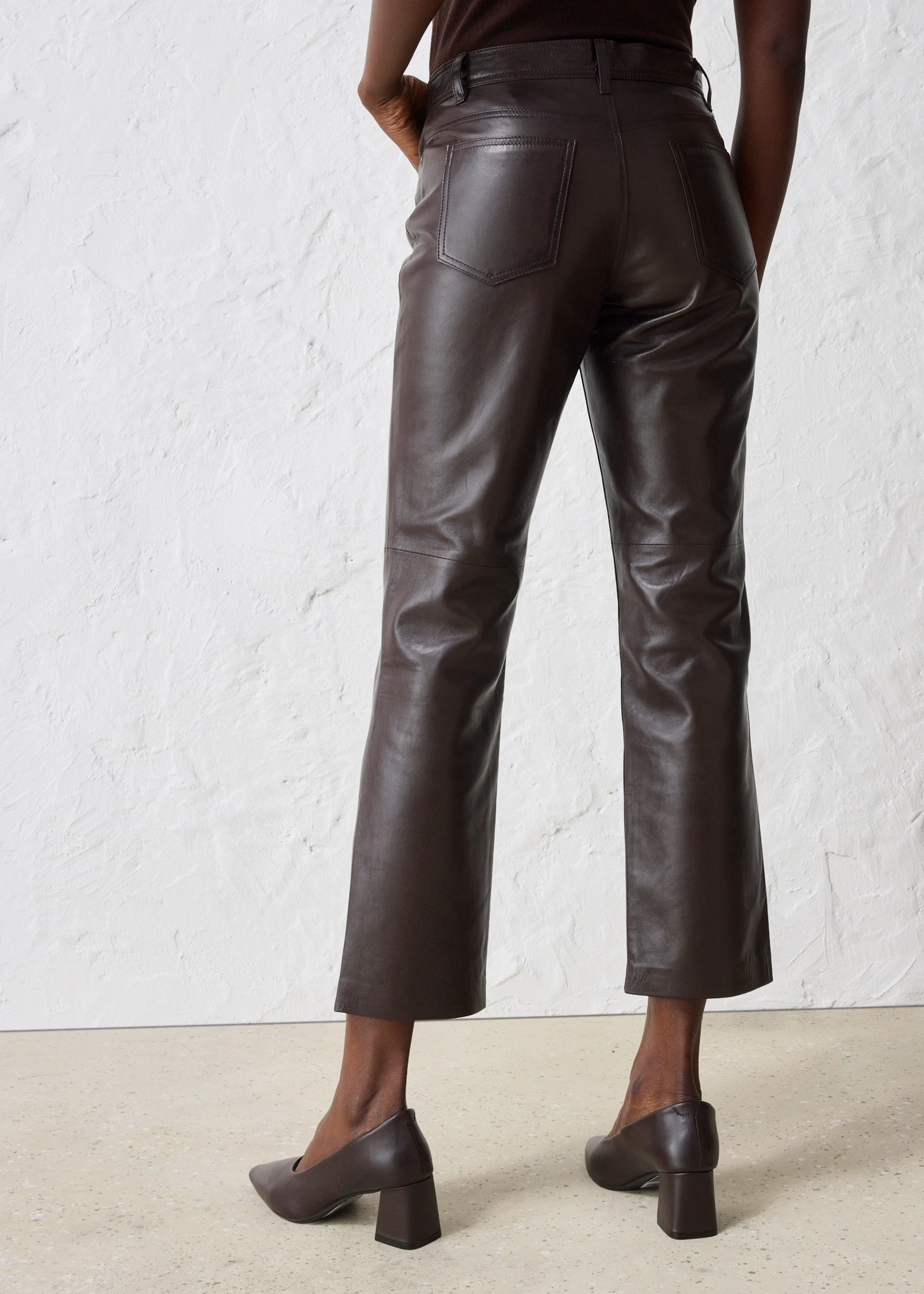 Pantalon en cuir d’agneau nappa • marron foncé • Boutique bonprix