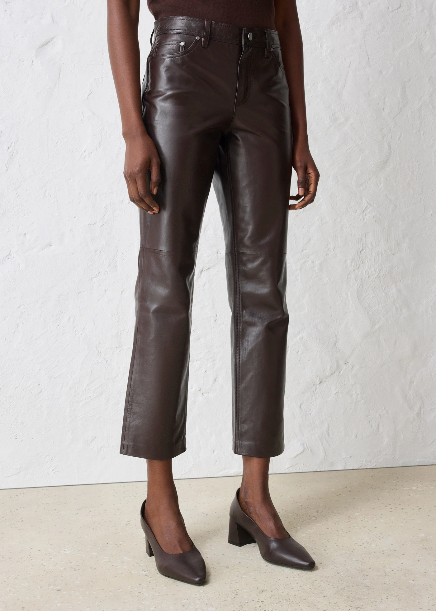 Pantalon en cuir d’agneau nappa • marron foncé • Boutique bonprix