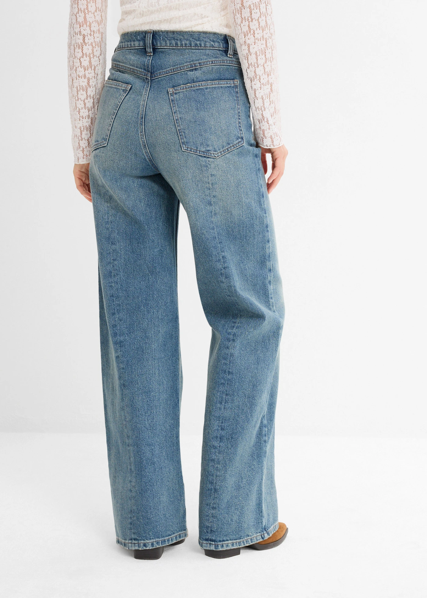 Loose Straight sztreccsfarmer, High Waist • világoskék denim, használt hatású • bonprix áruház