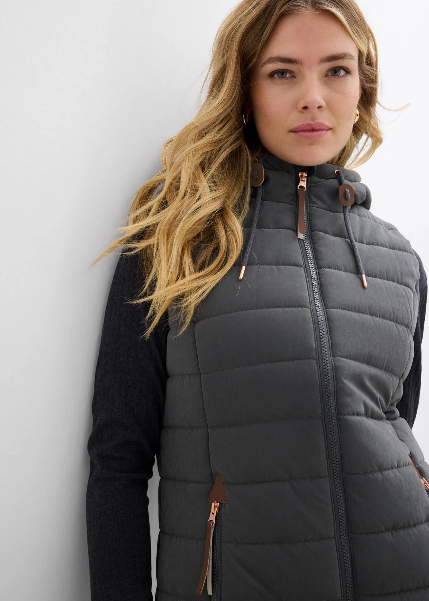Gilet long sans manches matelassé • anthracite • Boutique bonprix