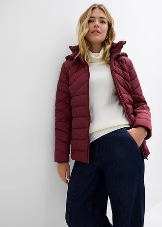 Lehká prošívaná bunda s odnímatelnou kapucí • tmavě bobulová • bonprix obchod