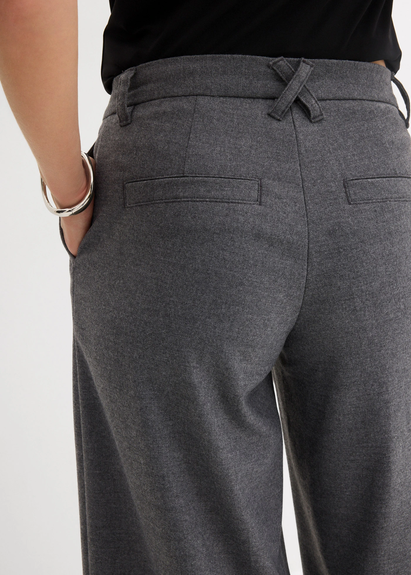 Kalhoty se záhyby v pase • antracitový melír • bonprix obchod