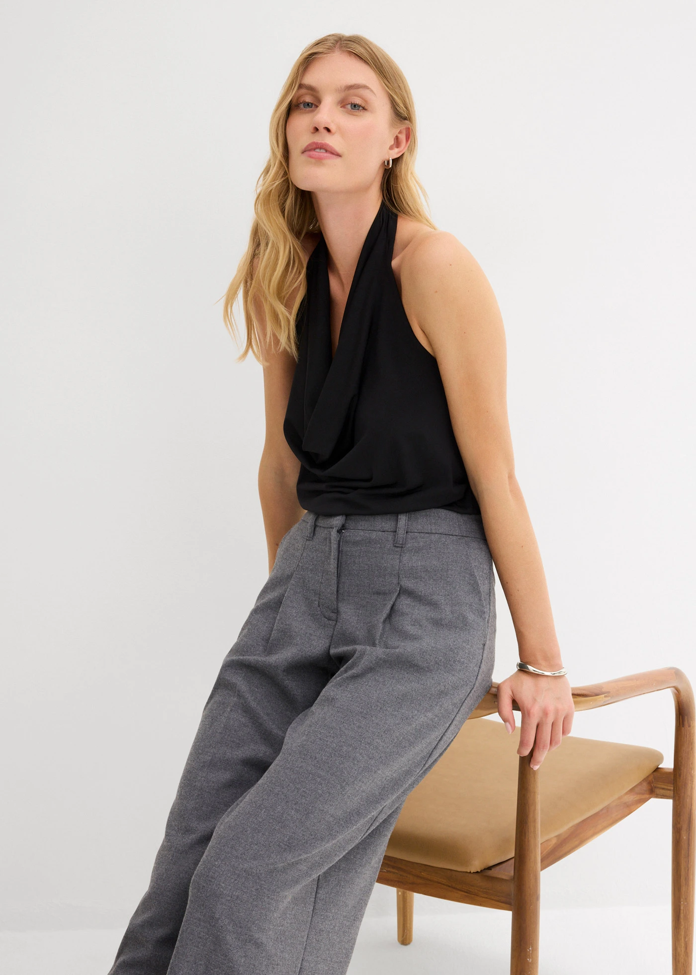 Kalhoty se záhyby v pase • antracitový melír • bonprix obchod