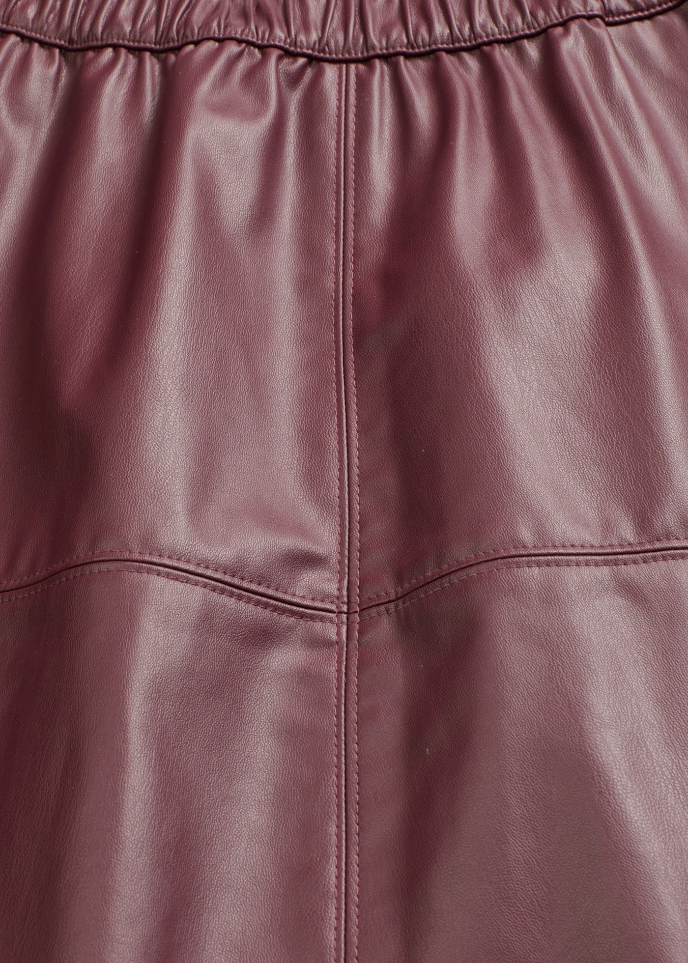 Krátká sukně z umělé kůže • tmavě bobulová • bonprix obchod