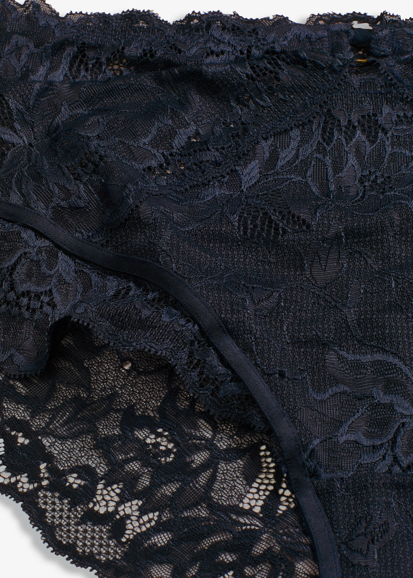 Vysoké bokové kalhotky z jemné krajky • intenzivní modrá • bonprix obchod