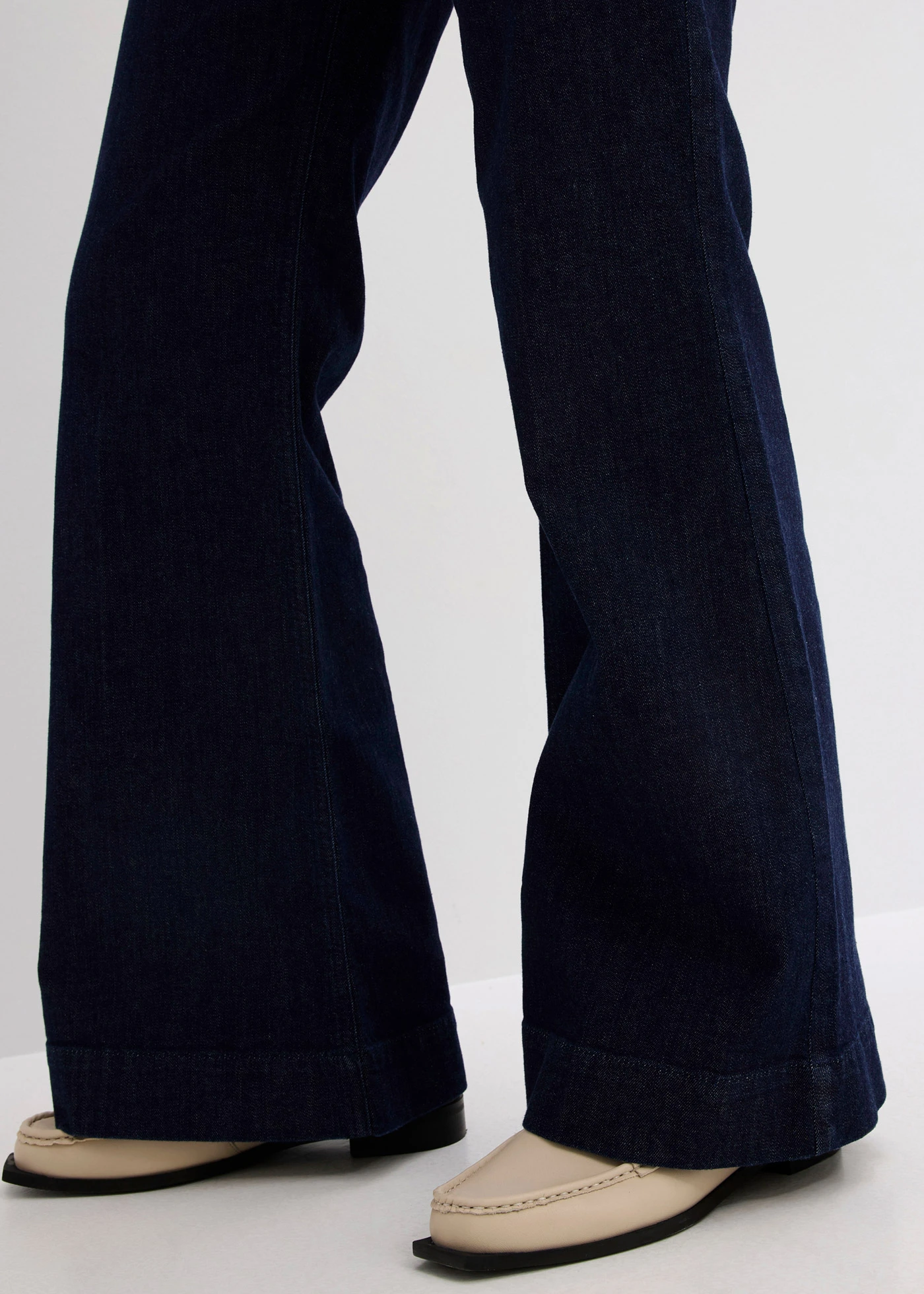 Flared jeans, high waist • diepblauw denim ongewassen • bonprix online shop