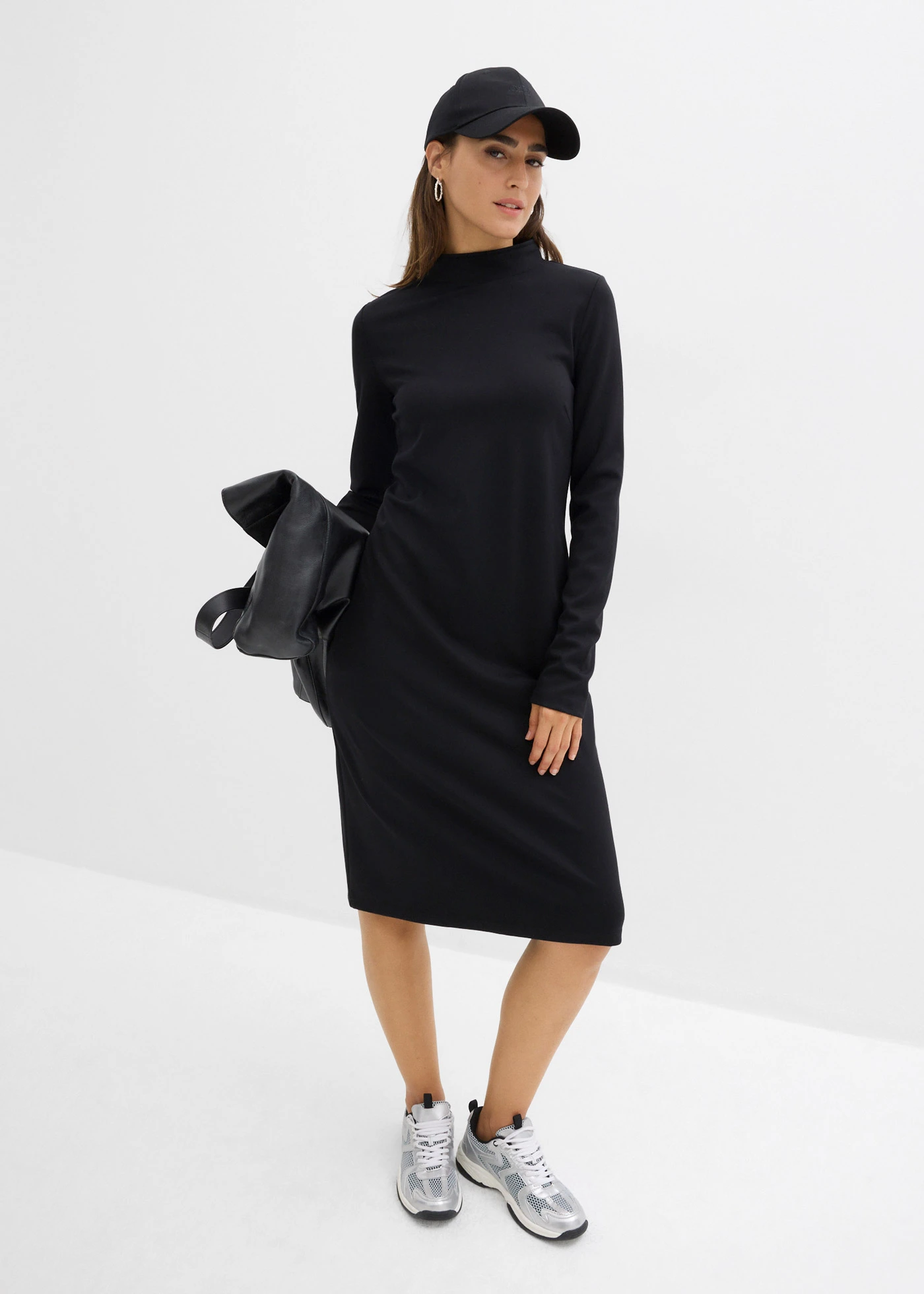 Šaty z Punto di Roma, se stojáčkem • černá • bonprix obchod