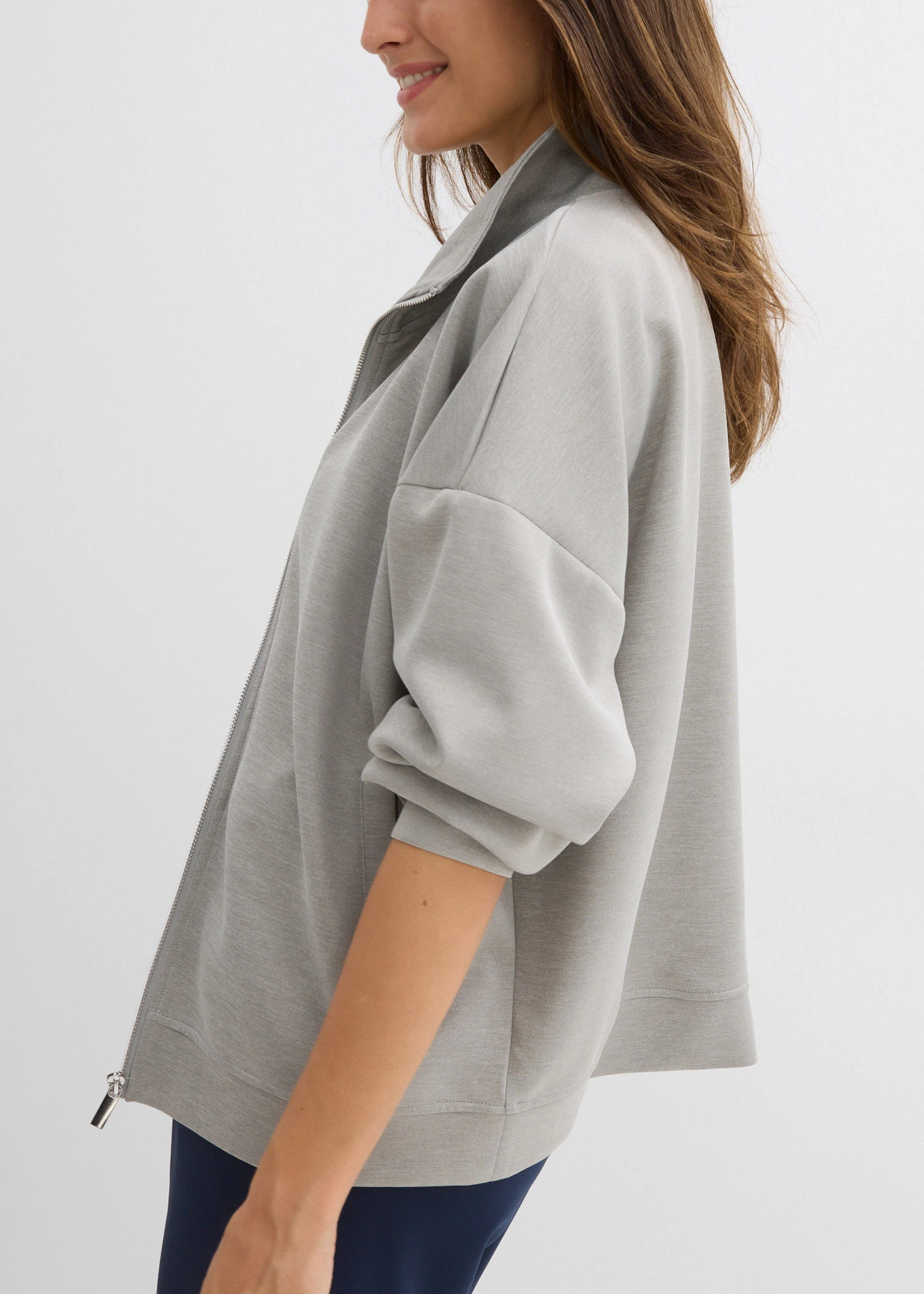 Bunda na zip z materiálu scuba • světle šedý melír • bonprix obchod