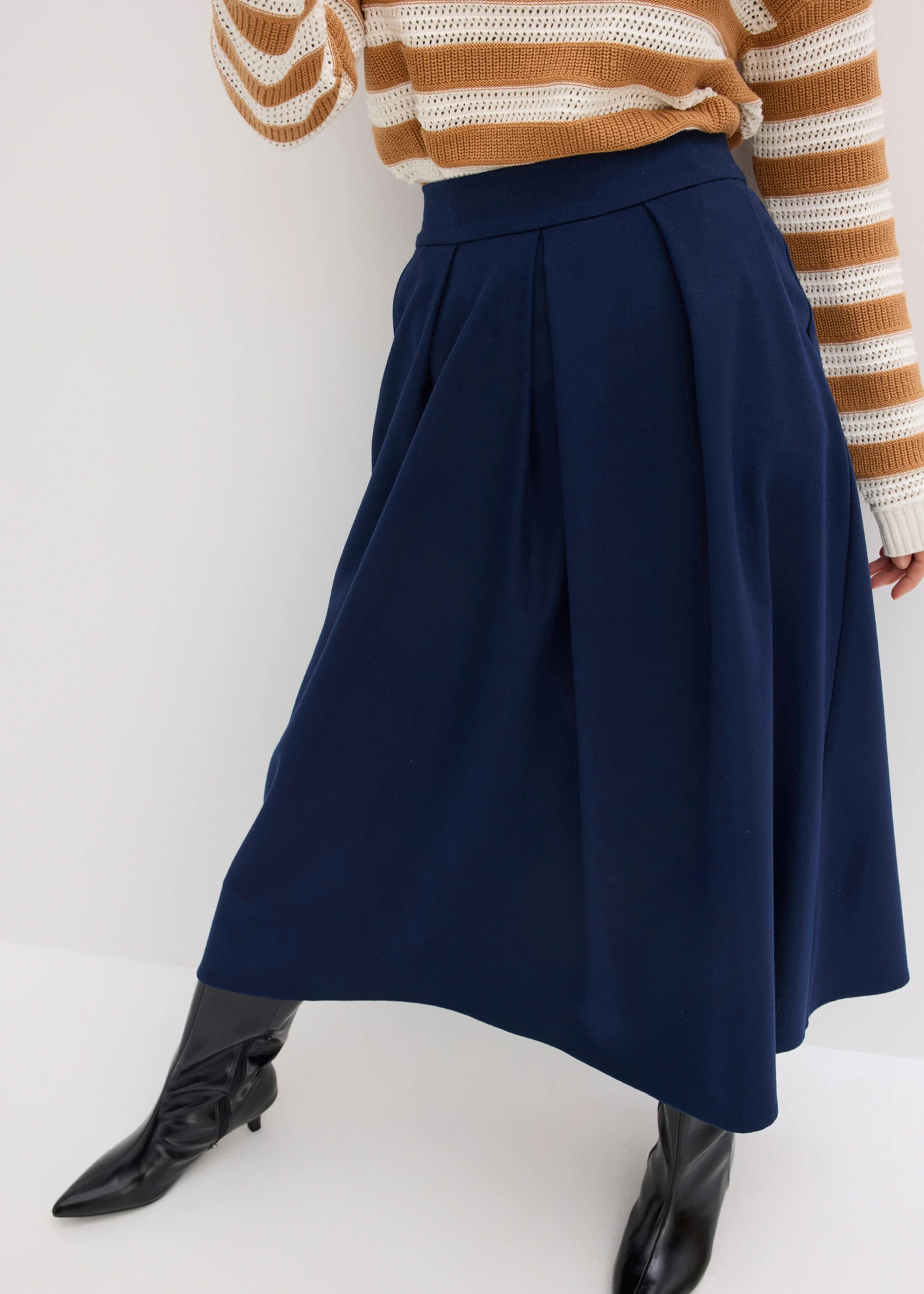 Fustă plisată • bleumarin • magazin bonprix