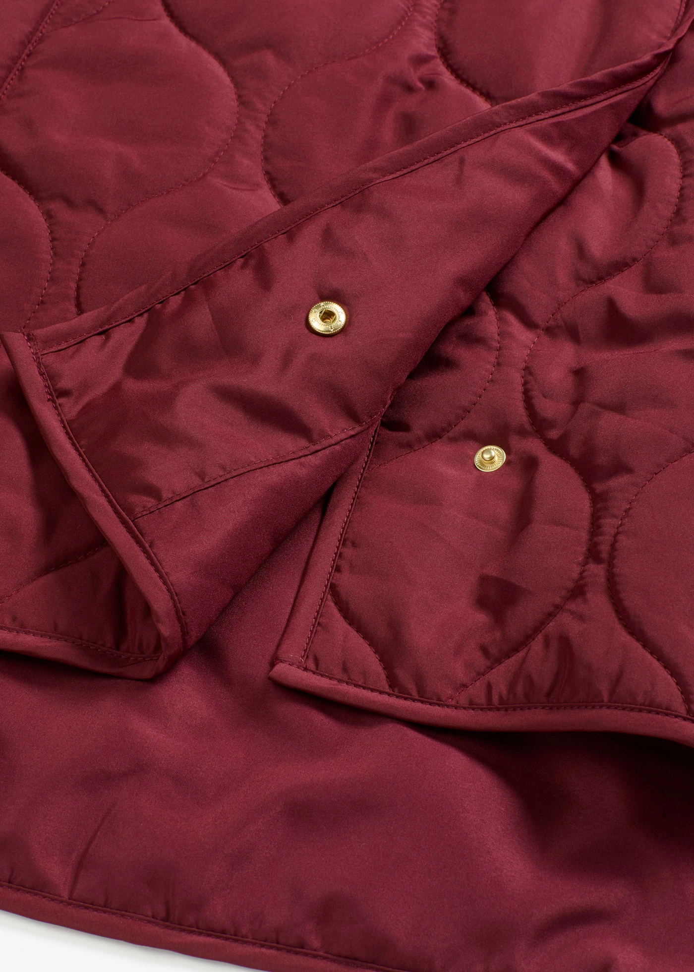 Veste matelassée ultra-légère, oversize • prune foncé • Boutique bonprix